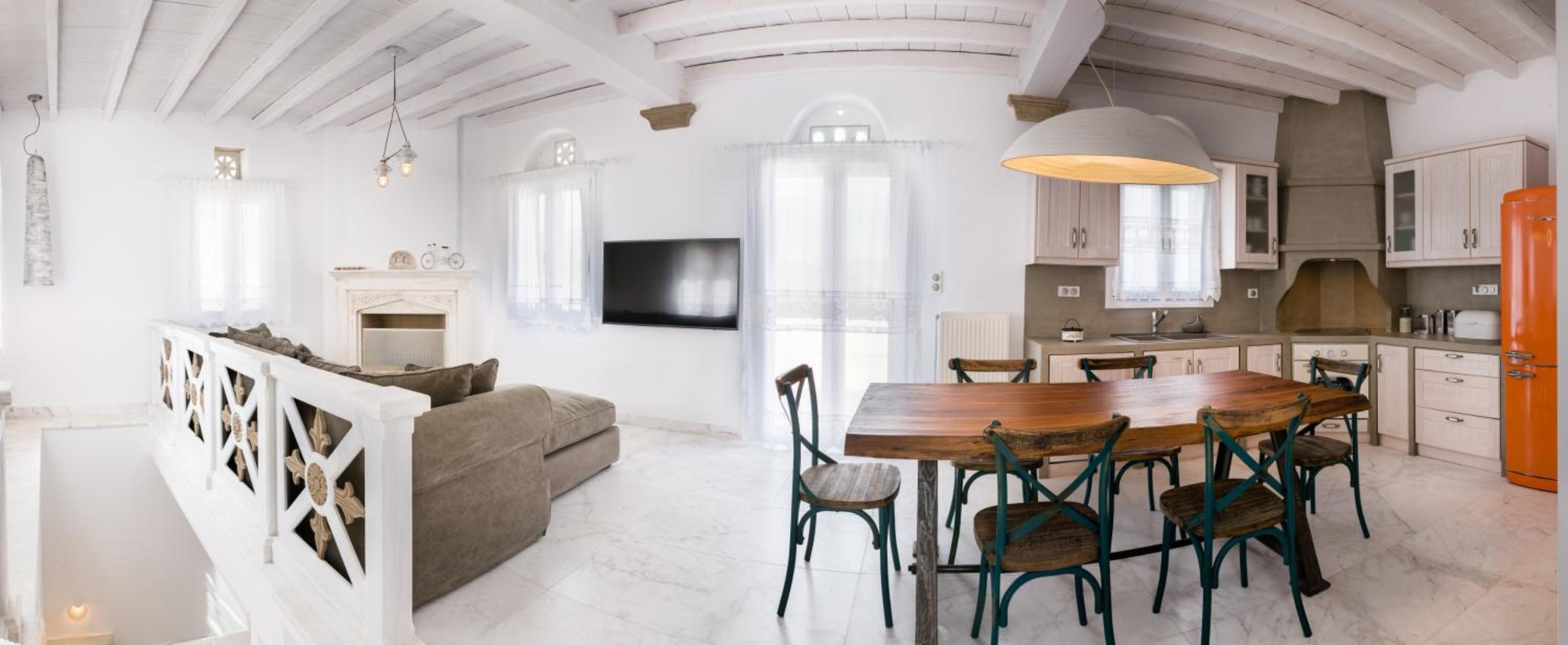 Villa photo 2