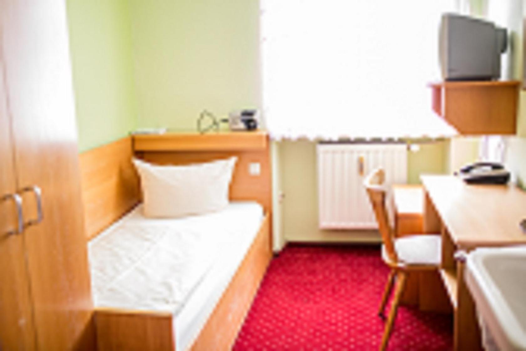 Single Room photo 3