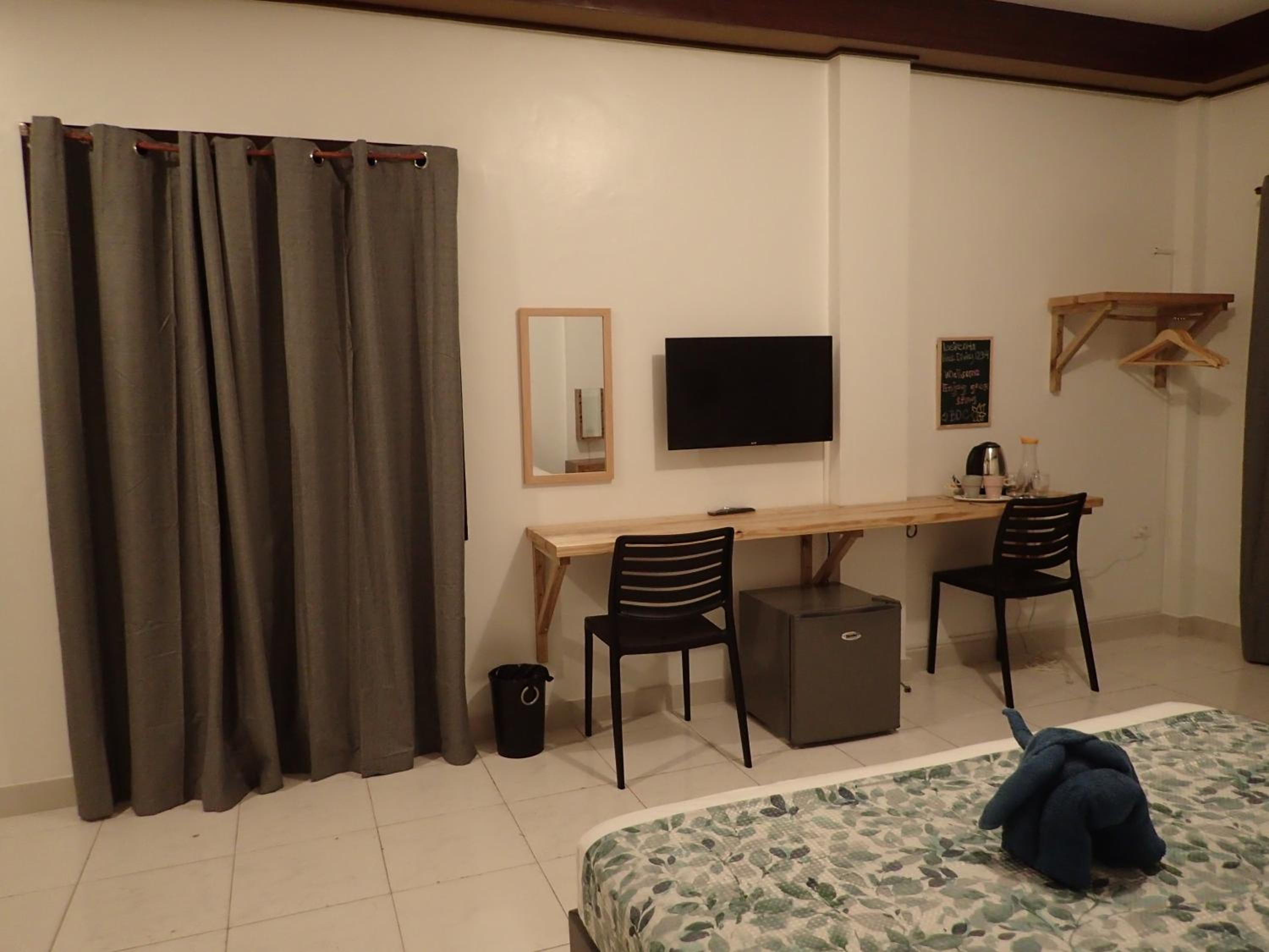 Standard Twin Room with Sea View - Photo 16