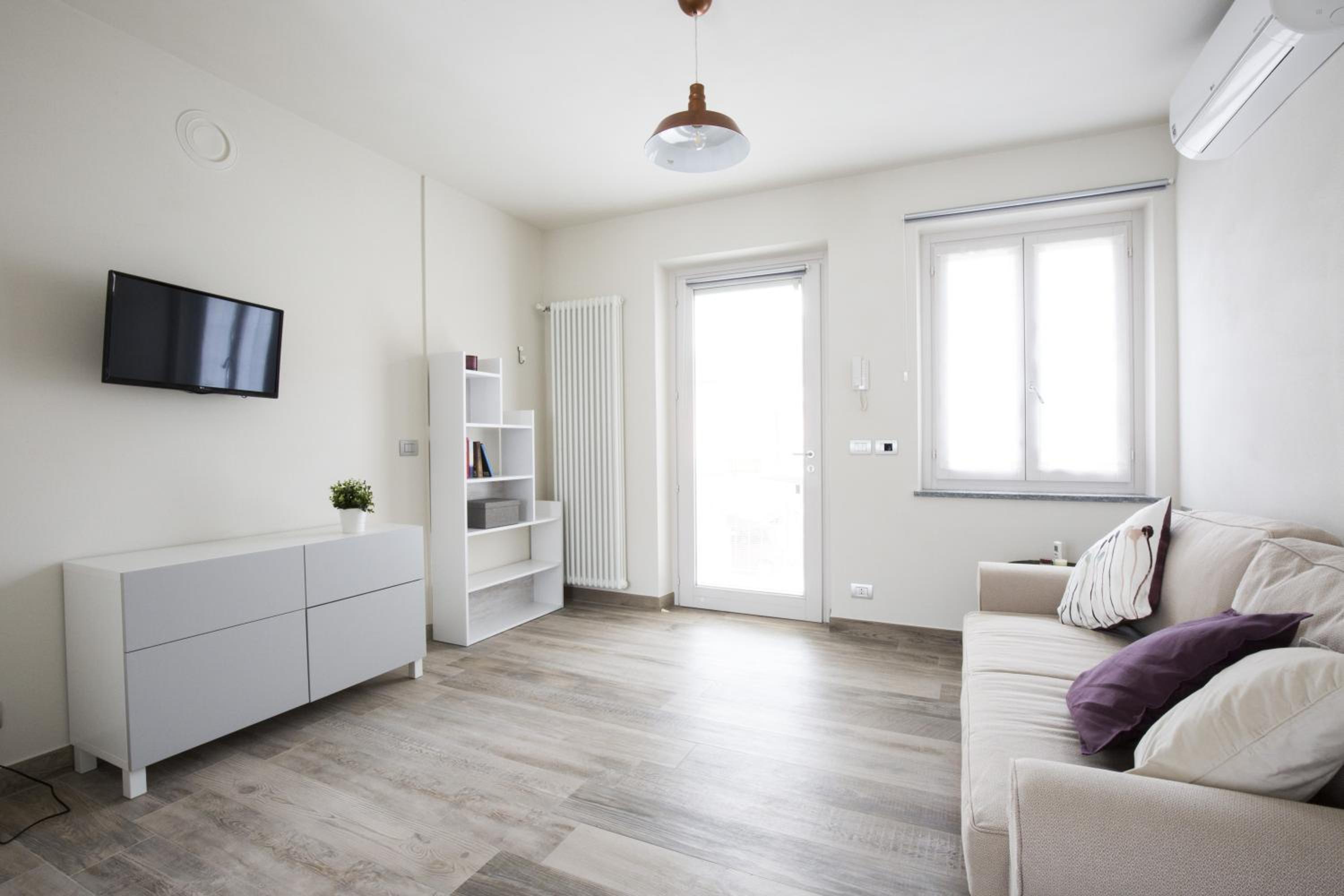 Studio Apartment photo 1