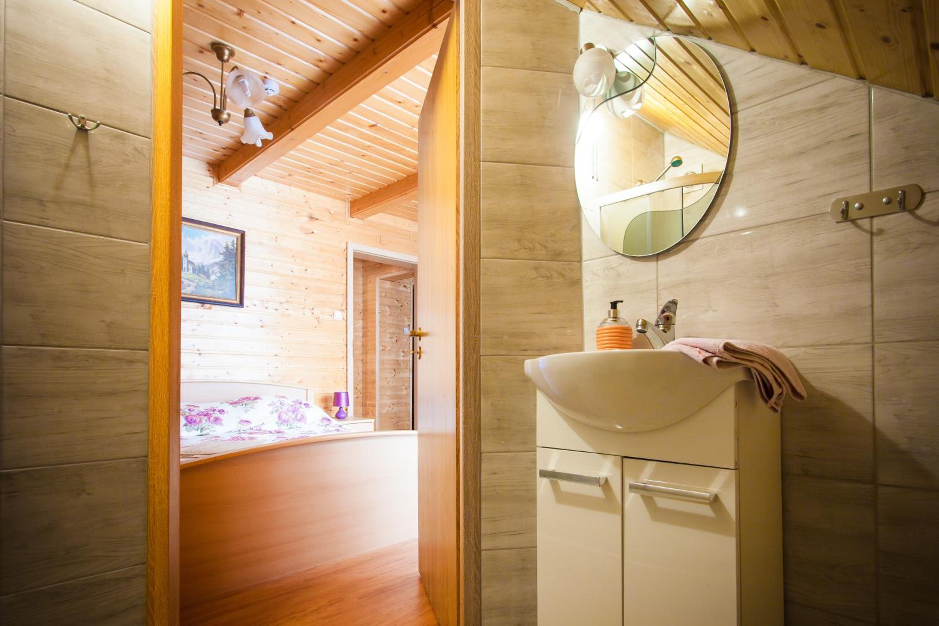 Family Room with Private Bathroom photo 3