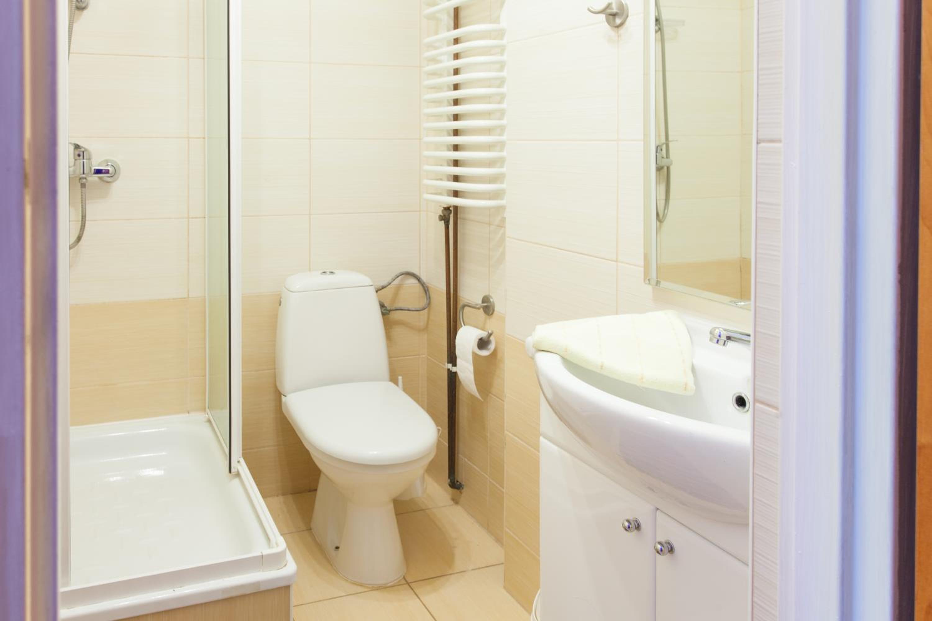 Family Room with Private Bathroom photo 2