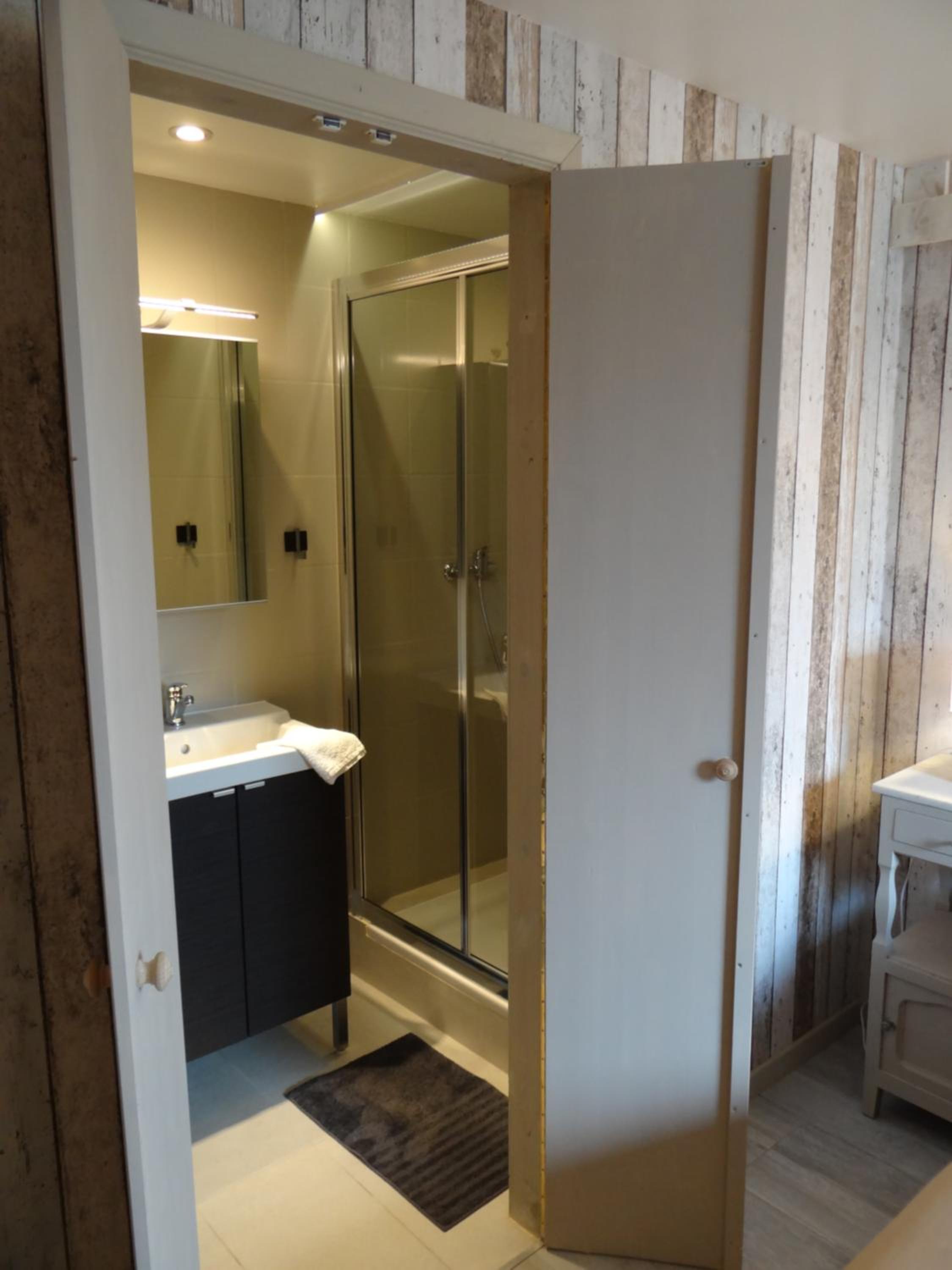 Double Room with Private Bathroom photo 2