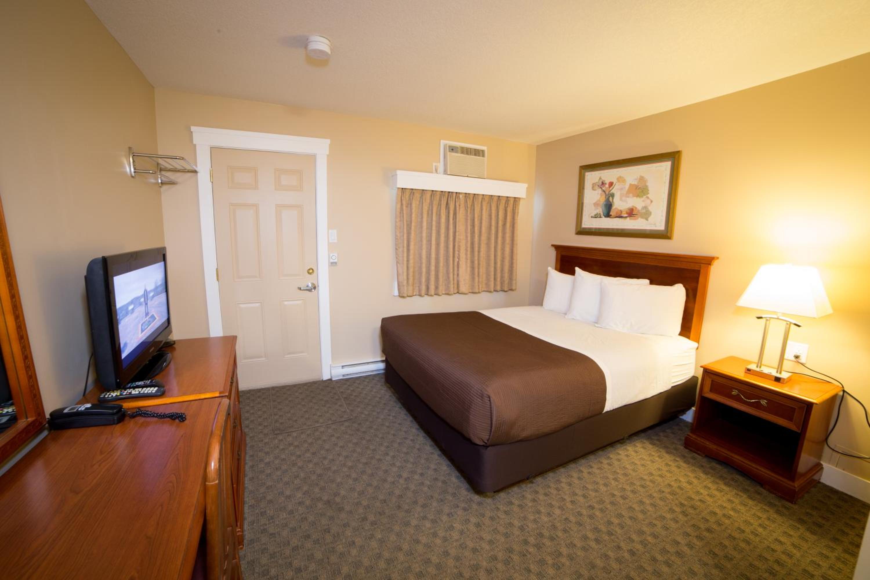 Queen Room photo 3