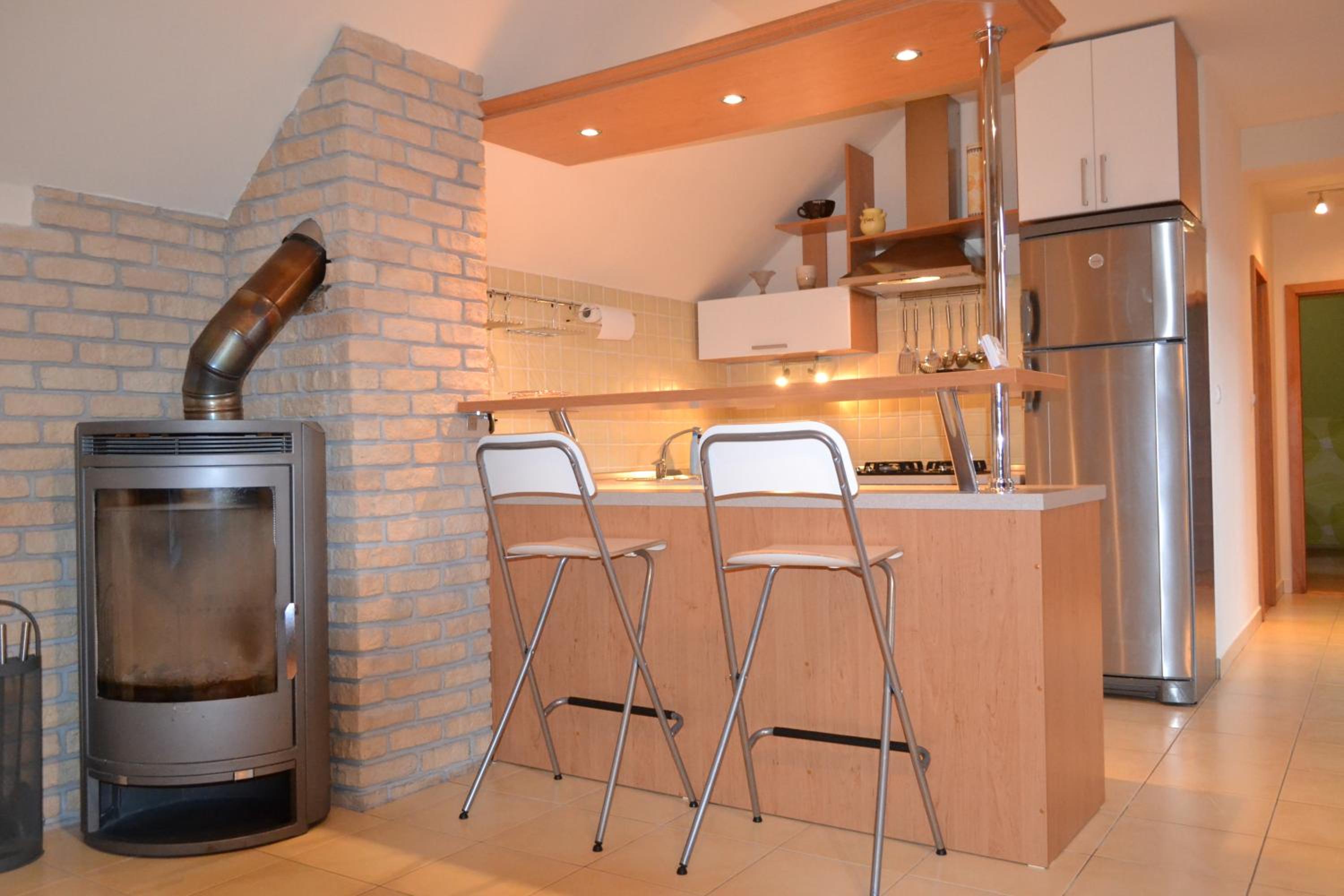 Apartment with Terrace - Photo 17