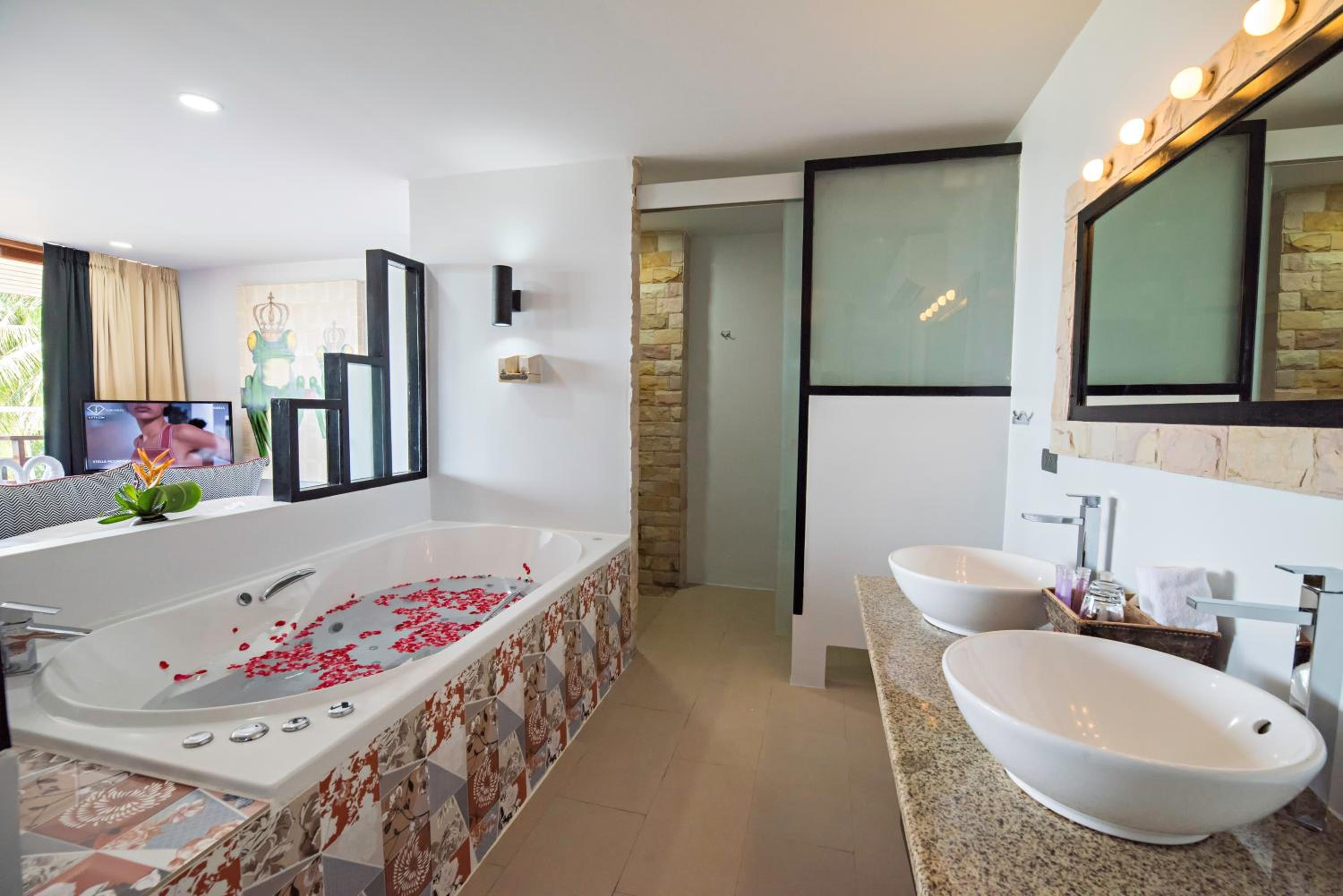 Sunset Sea View With Bathtub photo 3