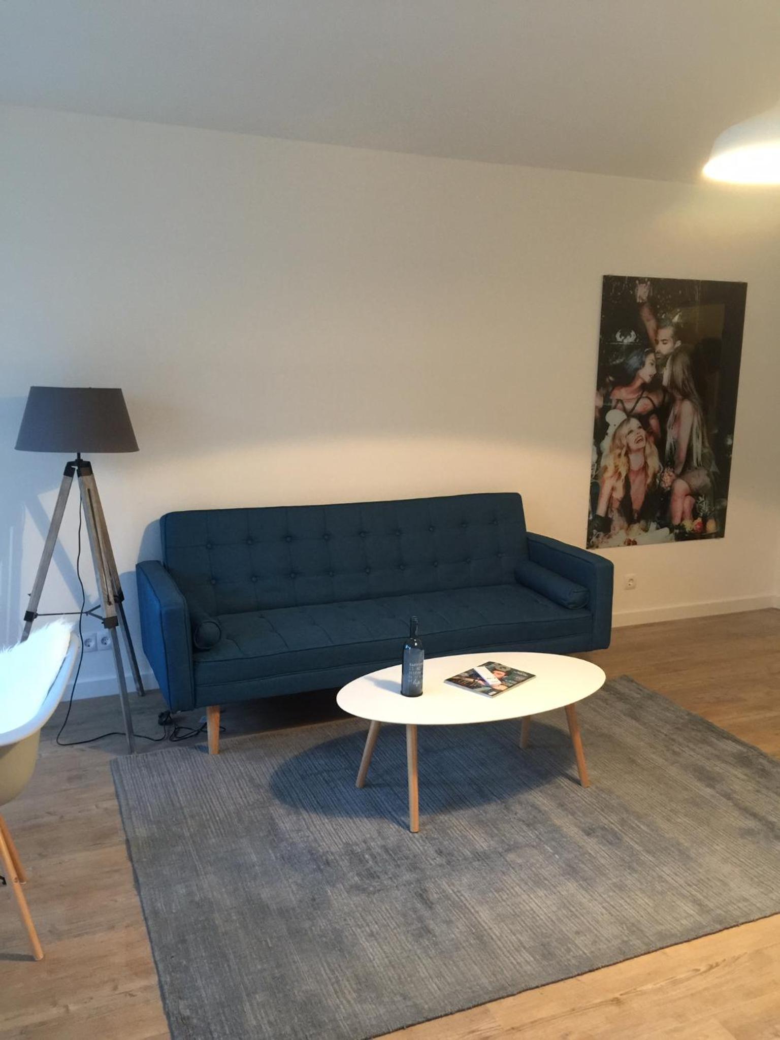 Apartment with Balcony - Photo 2