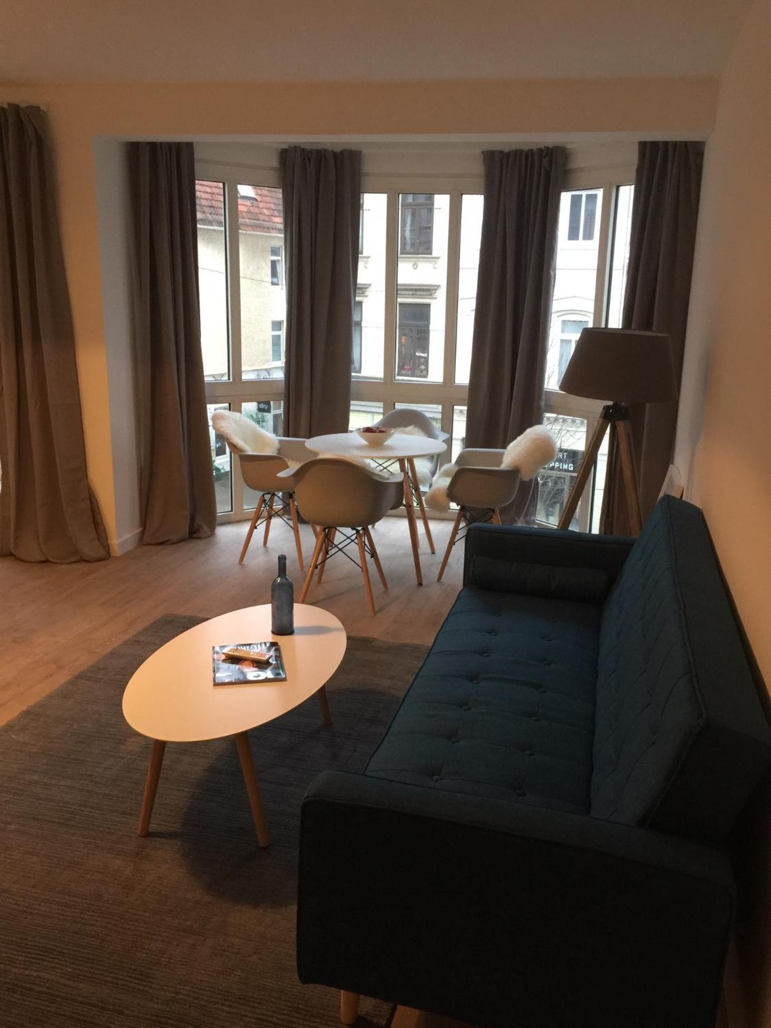 Apartment with Balcony - Photo 6