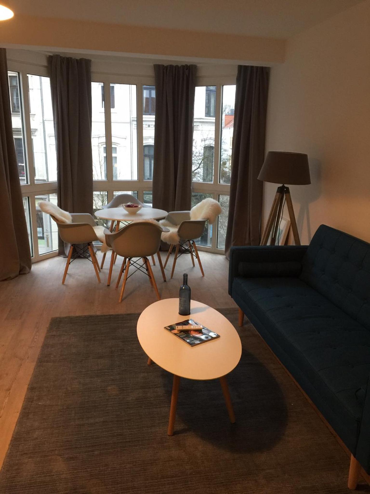 Apartment with Balcony - Photo 7