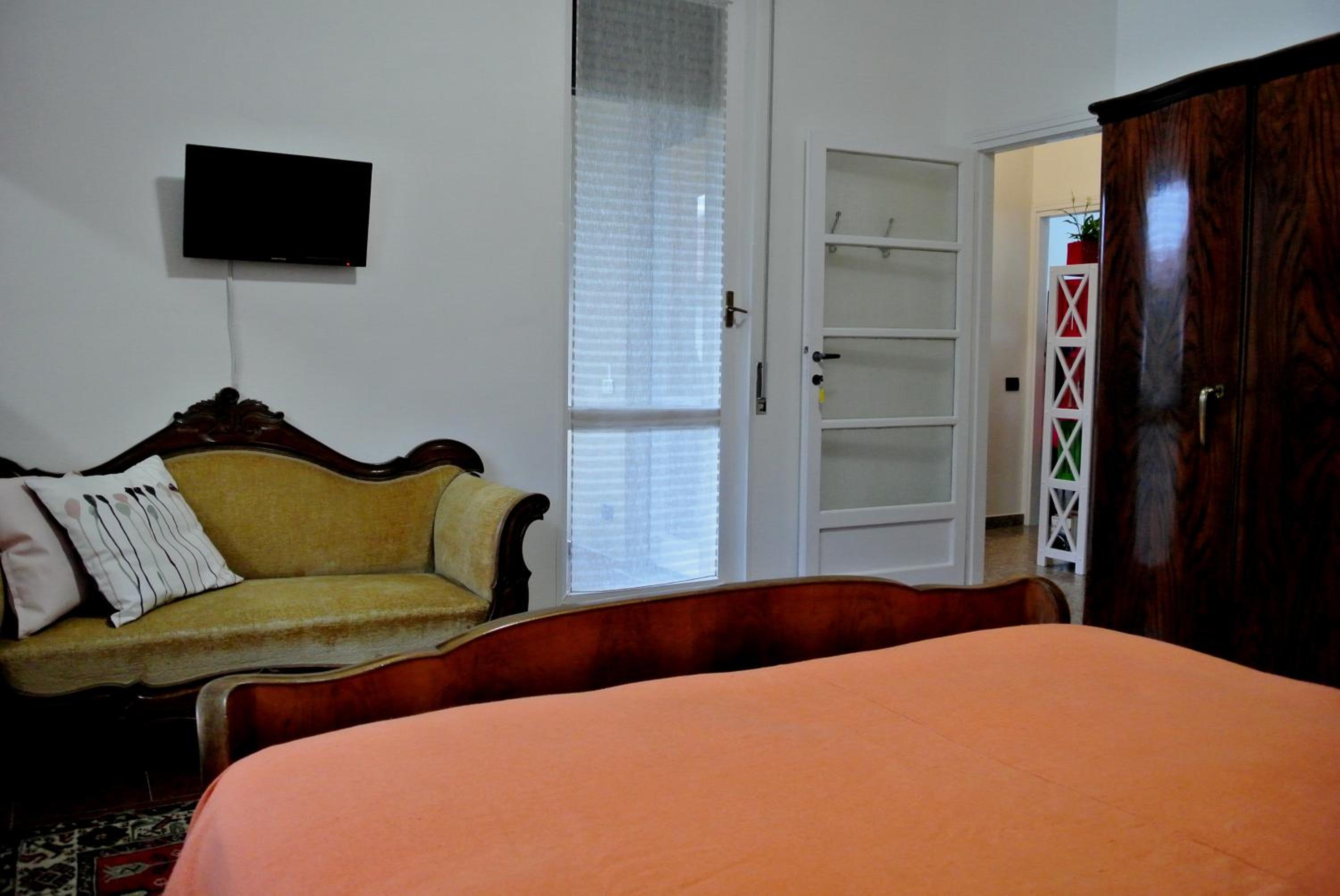 Quadruple Room with Private Bathroom