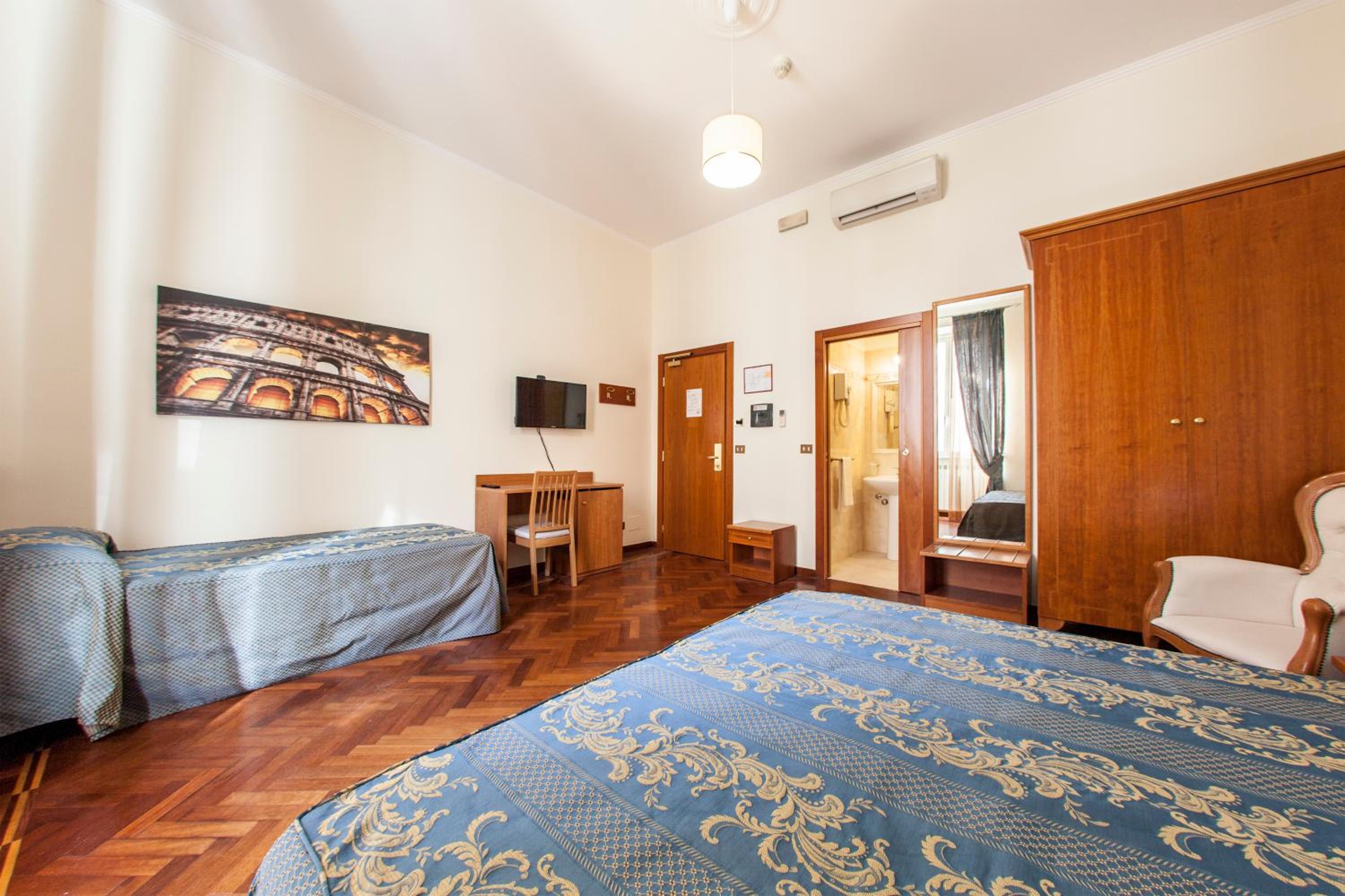 Triple Room photo 3