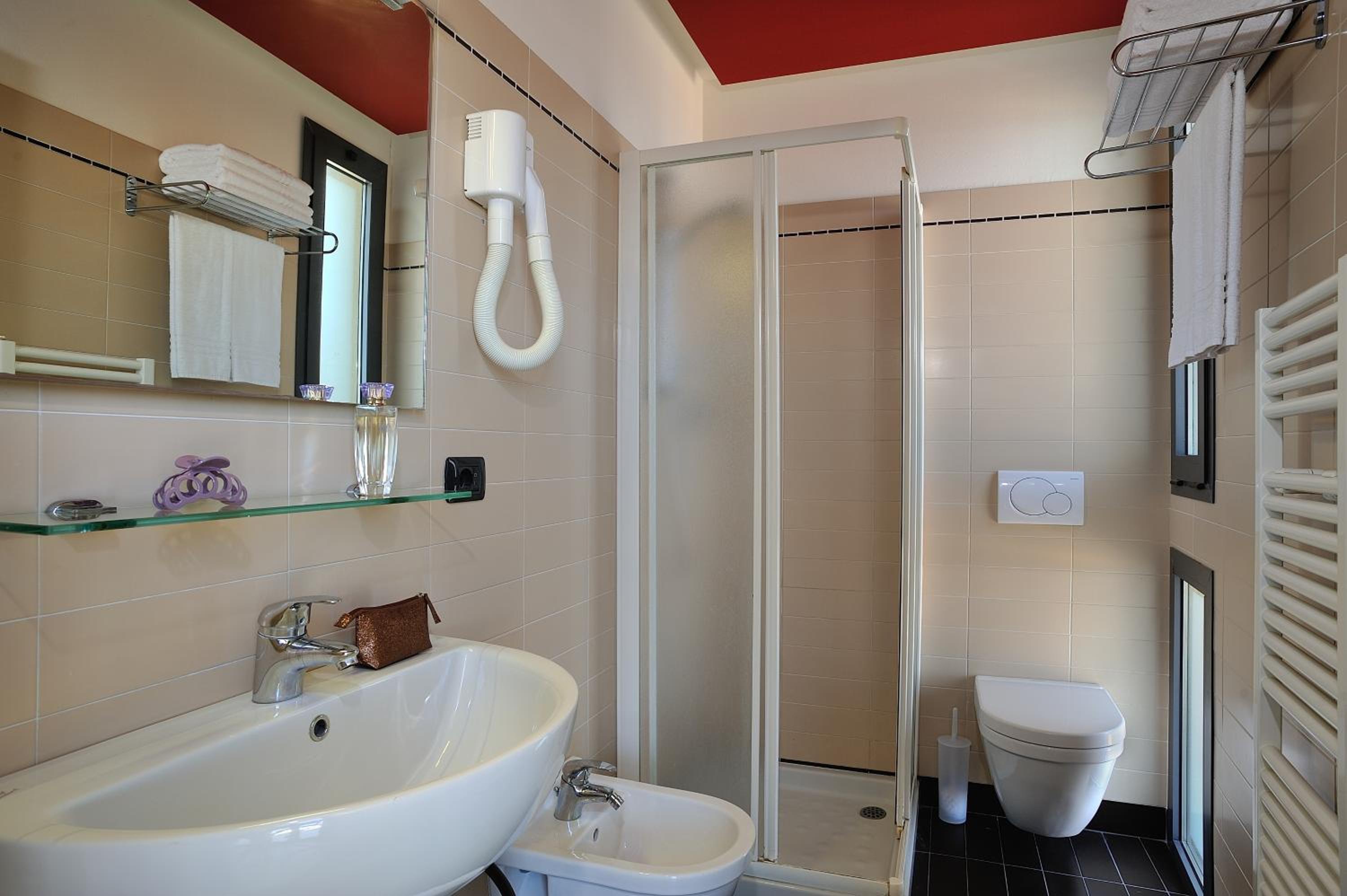 Double or Twin Room photo 3