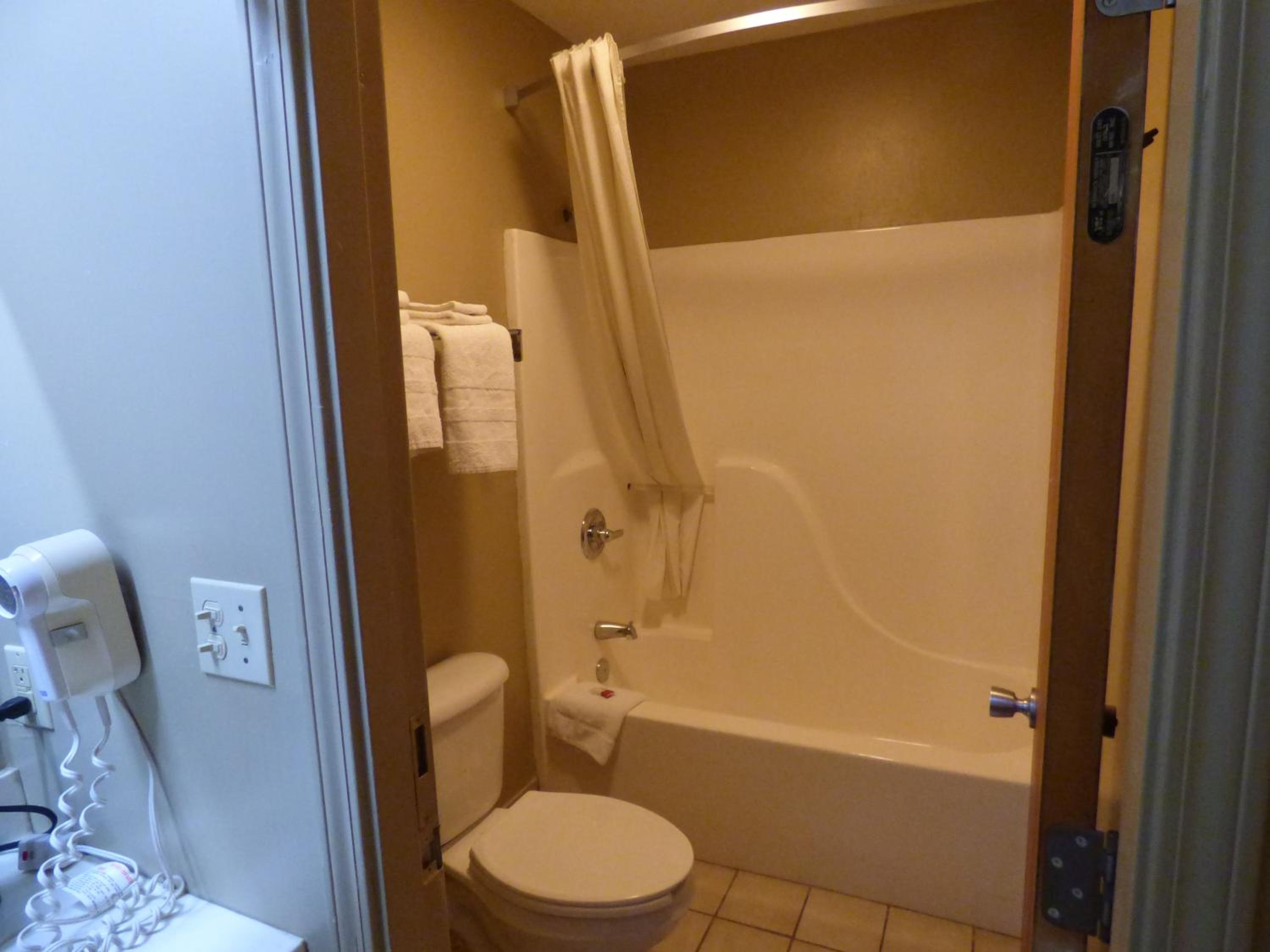 King Room - Non-Smoking - Photo 6