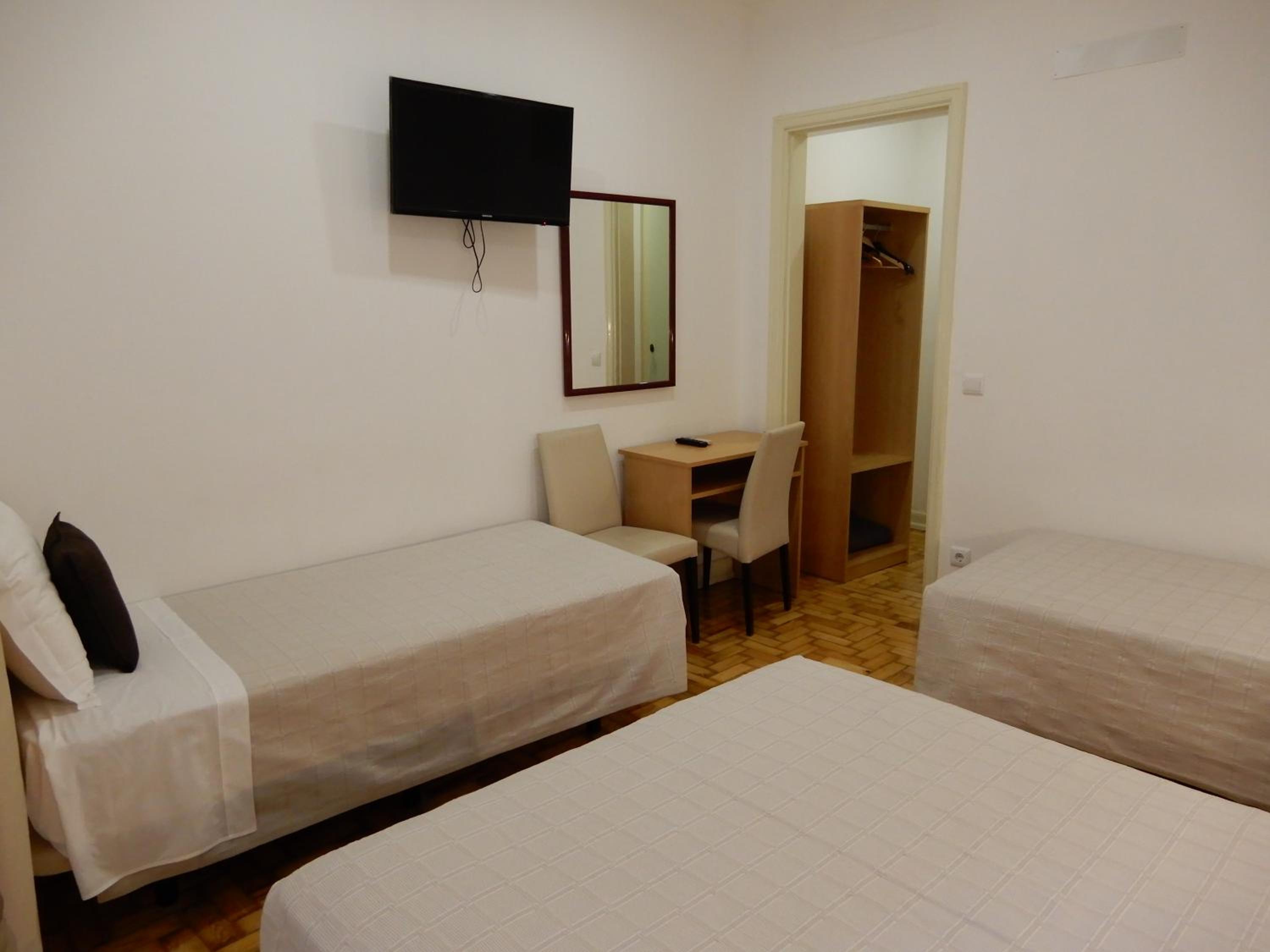Family Room - Photo 15
