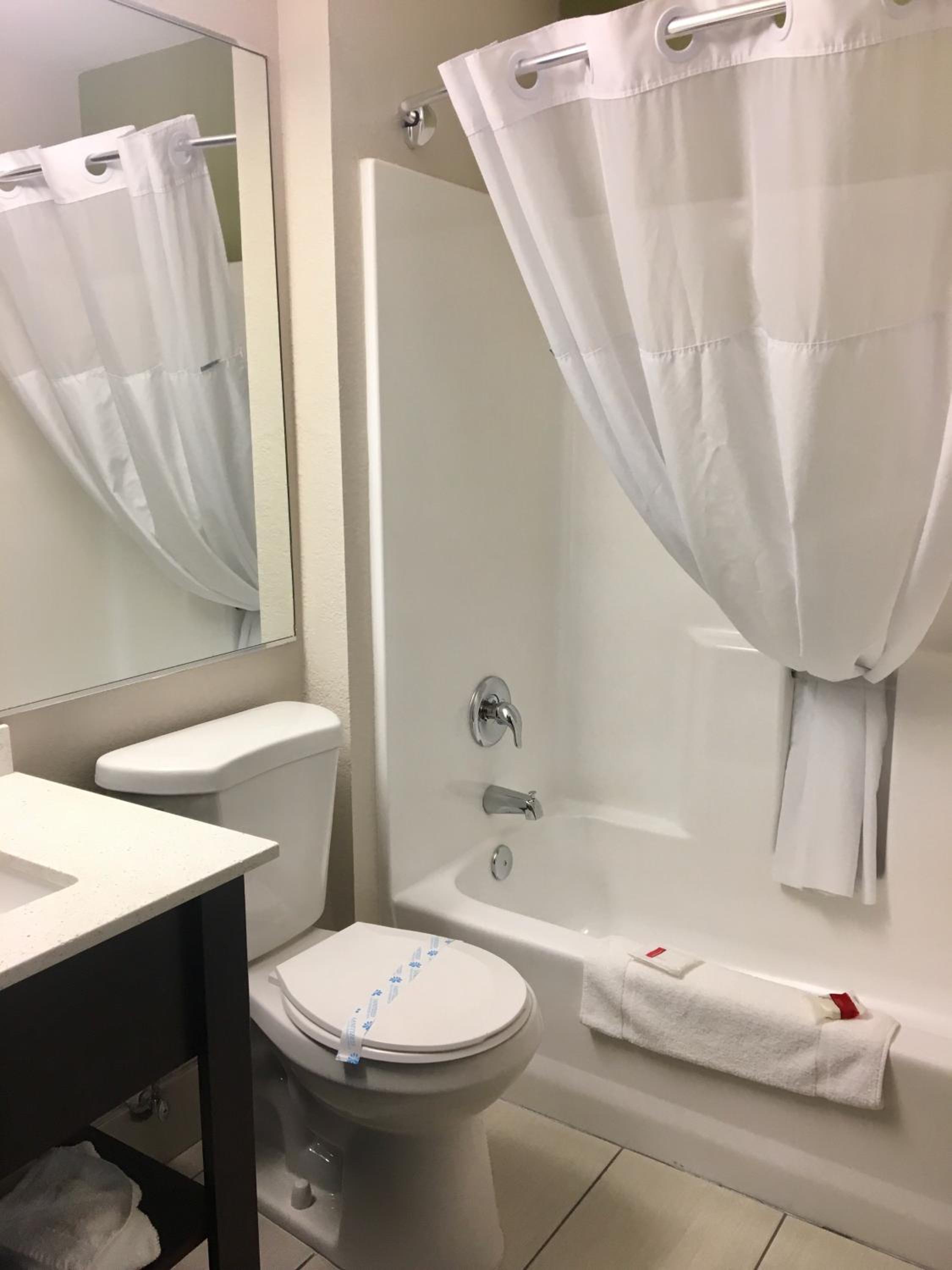 King Room - Mobility Access/Non-Smoking - Photo 6