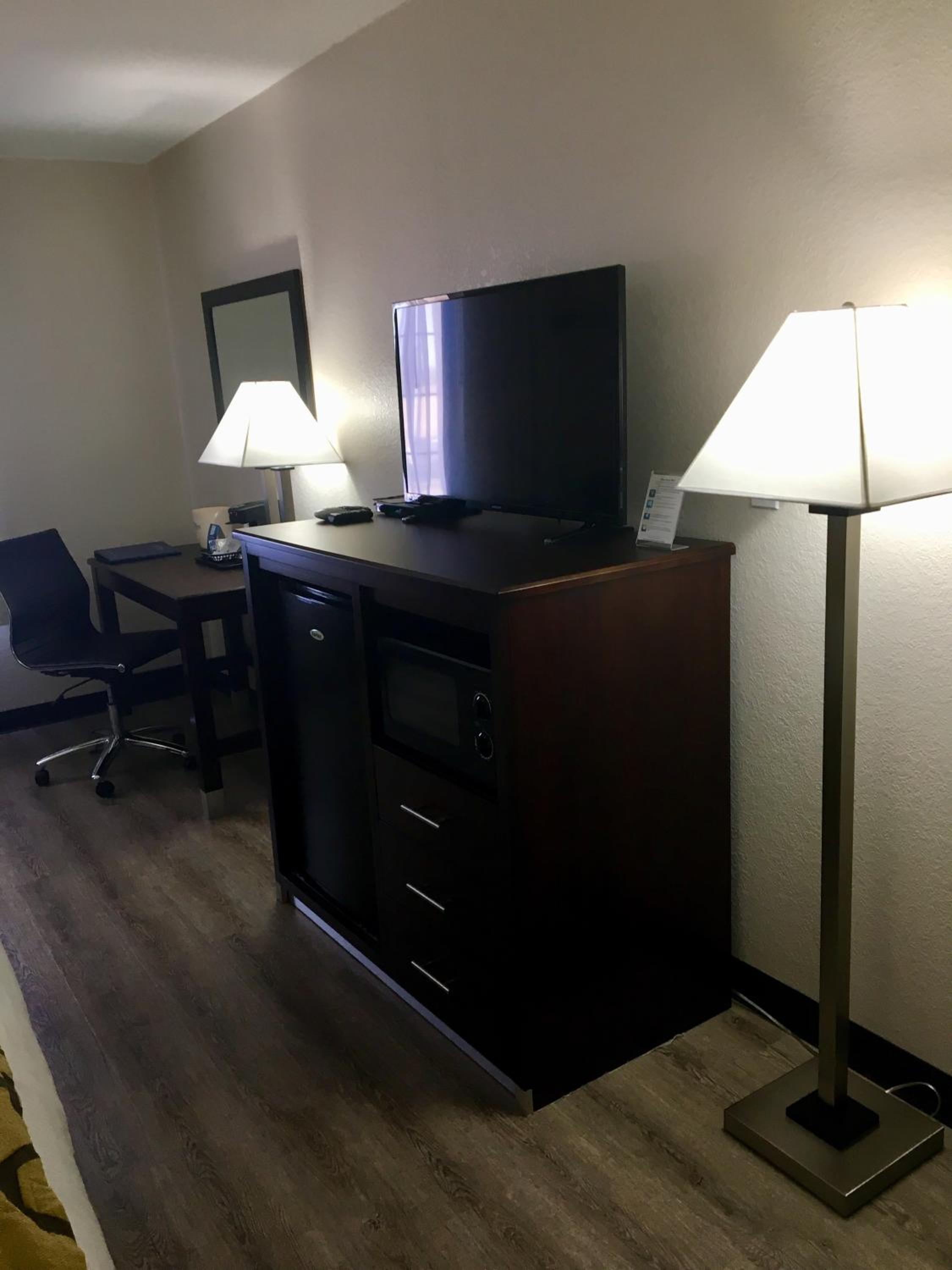 King Room - Mobility Access/Non-Smoking - Photo 9