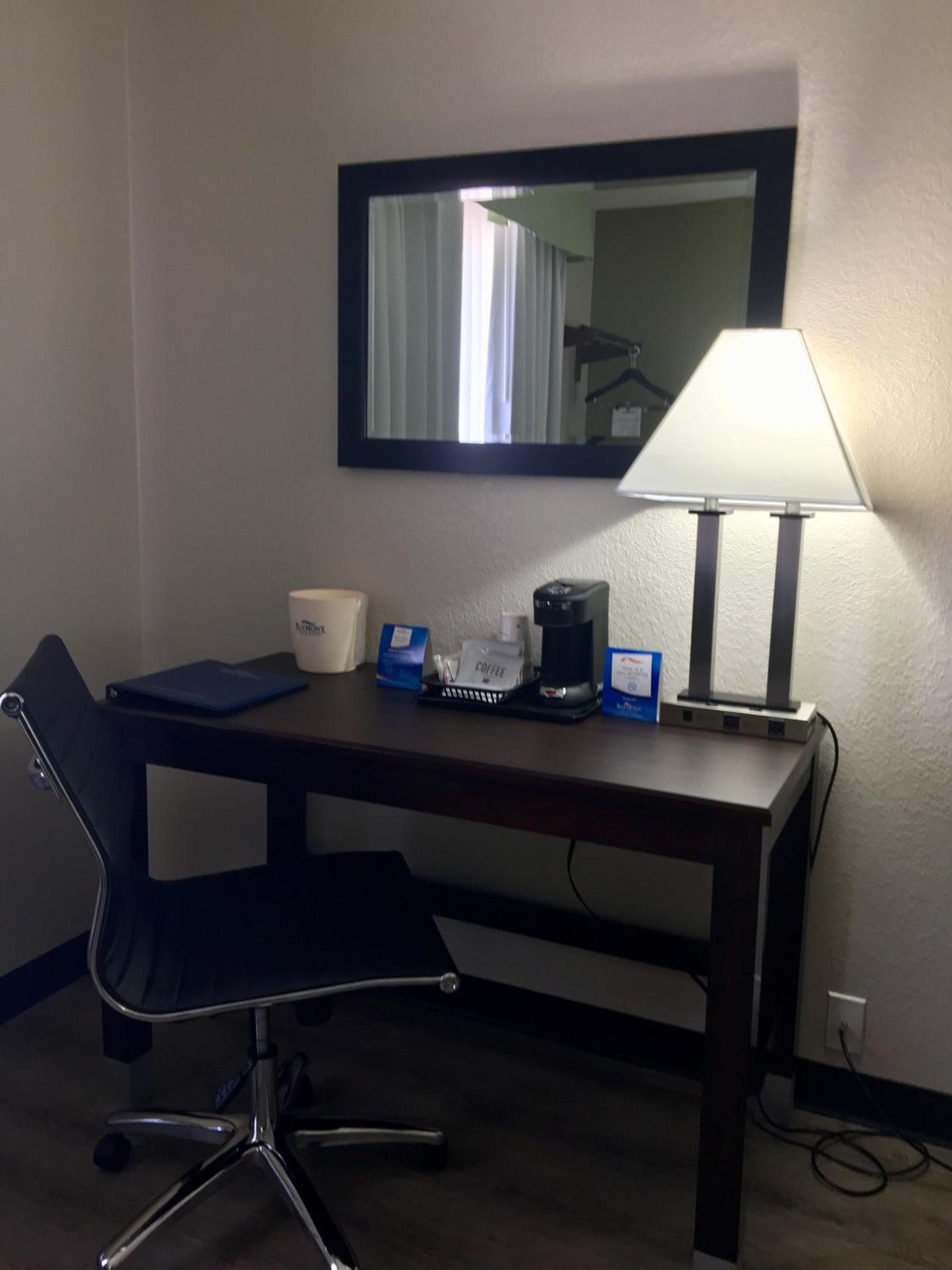 King Room - Mobility Access/Non-Smoking - Photo 10