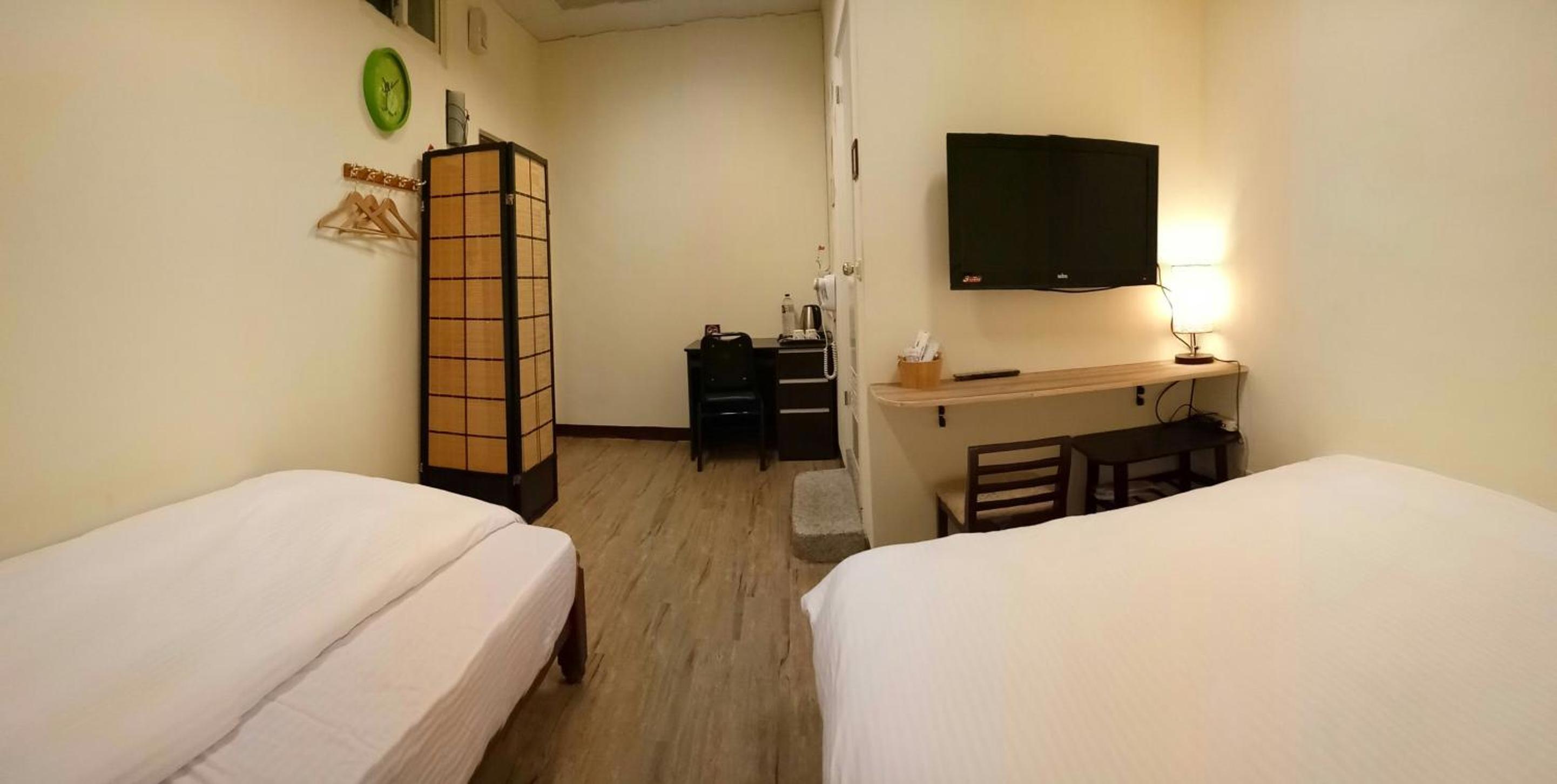 Basic Triple Room photo 1