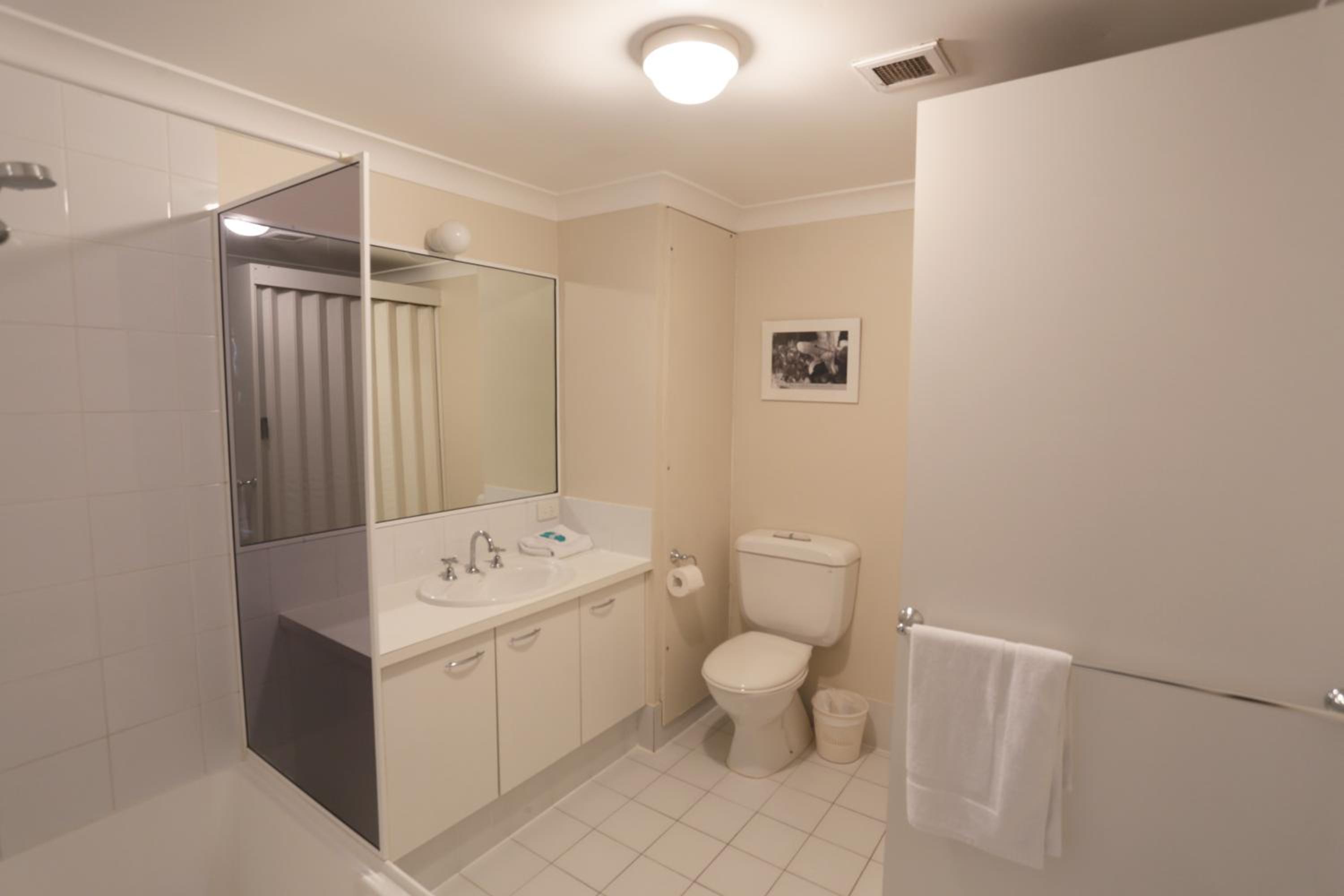 Apartment photo 2