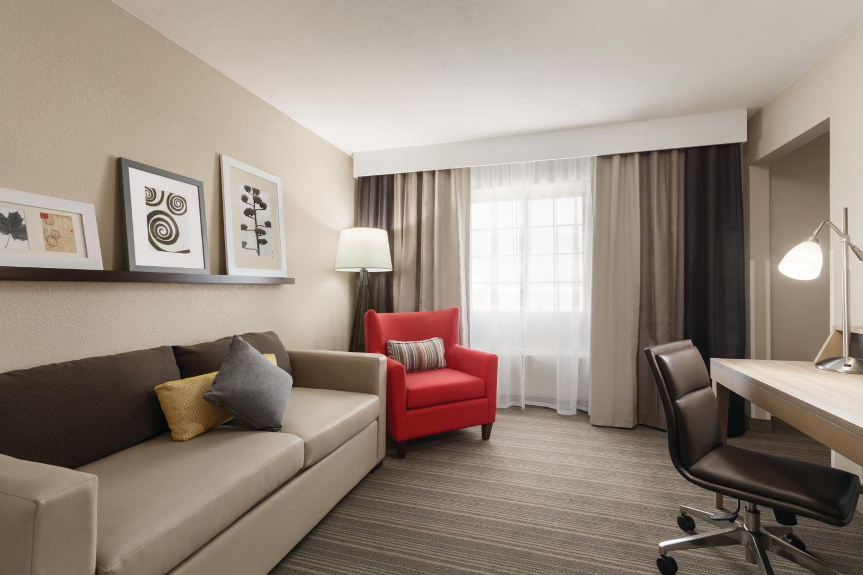 One-Bedroom Suite with Two Double Beds - Non-Smoking - Photo 2