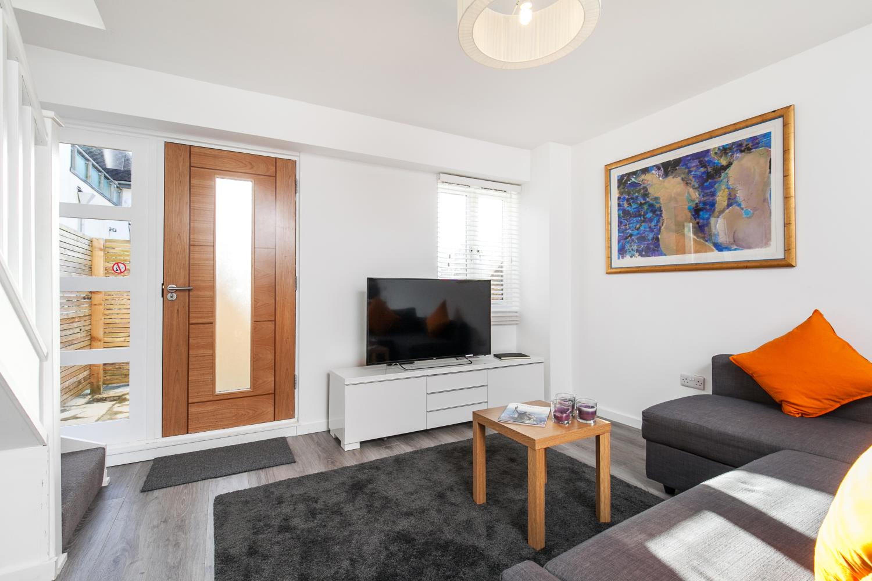 One-Bedroom House photo 1