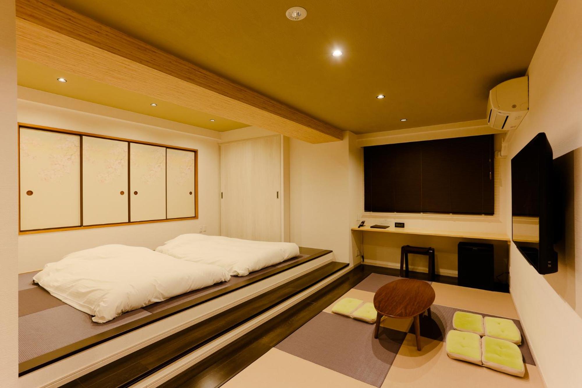 Japanese-Style Deluxe Family Room with Futon- Non-Smoking photo 1