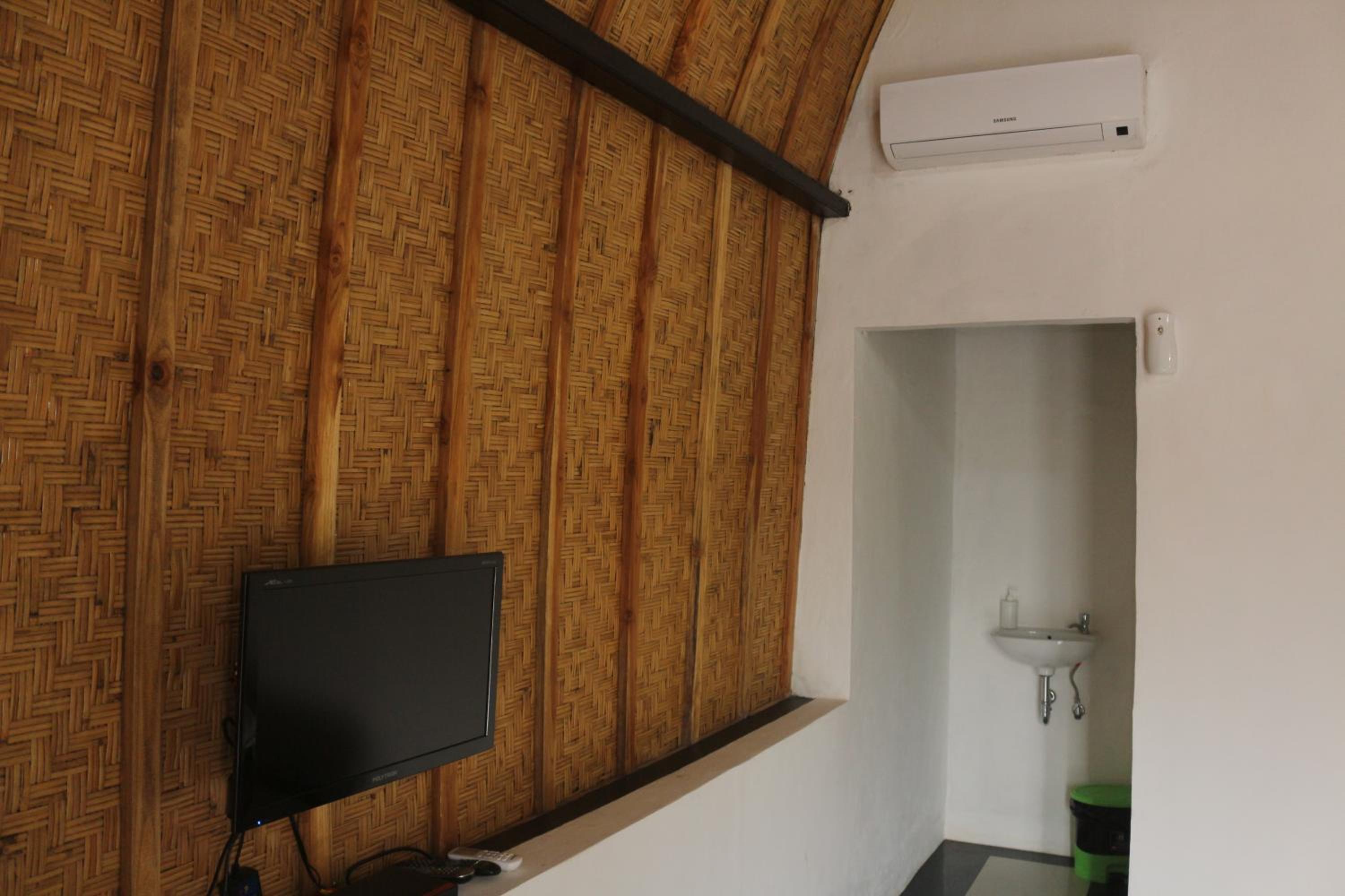 Deluxe Room - Photo 2