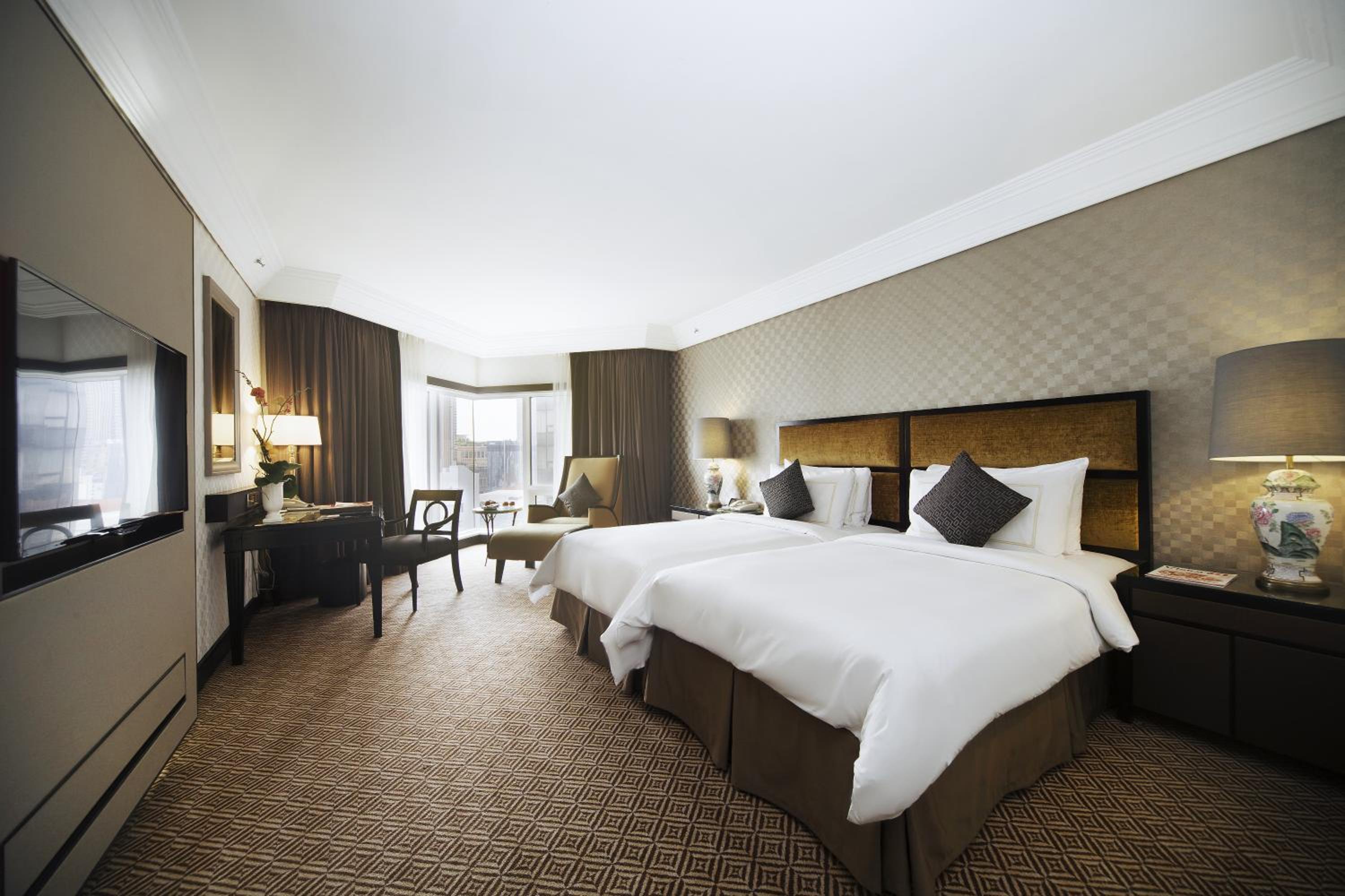 Deluxe Room with One King Bed
