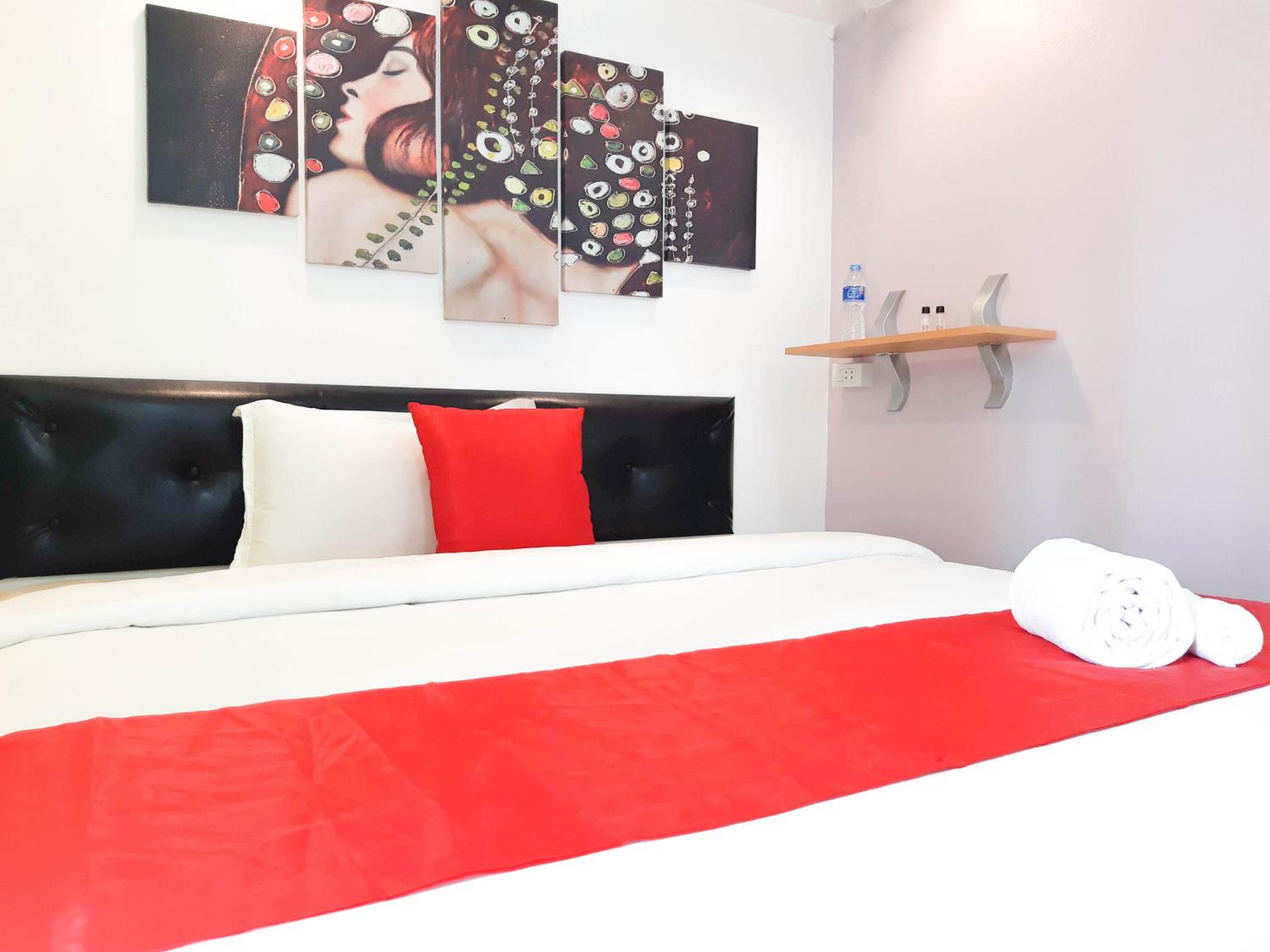 Small Double Room photo 1
