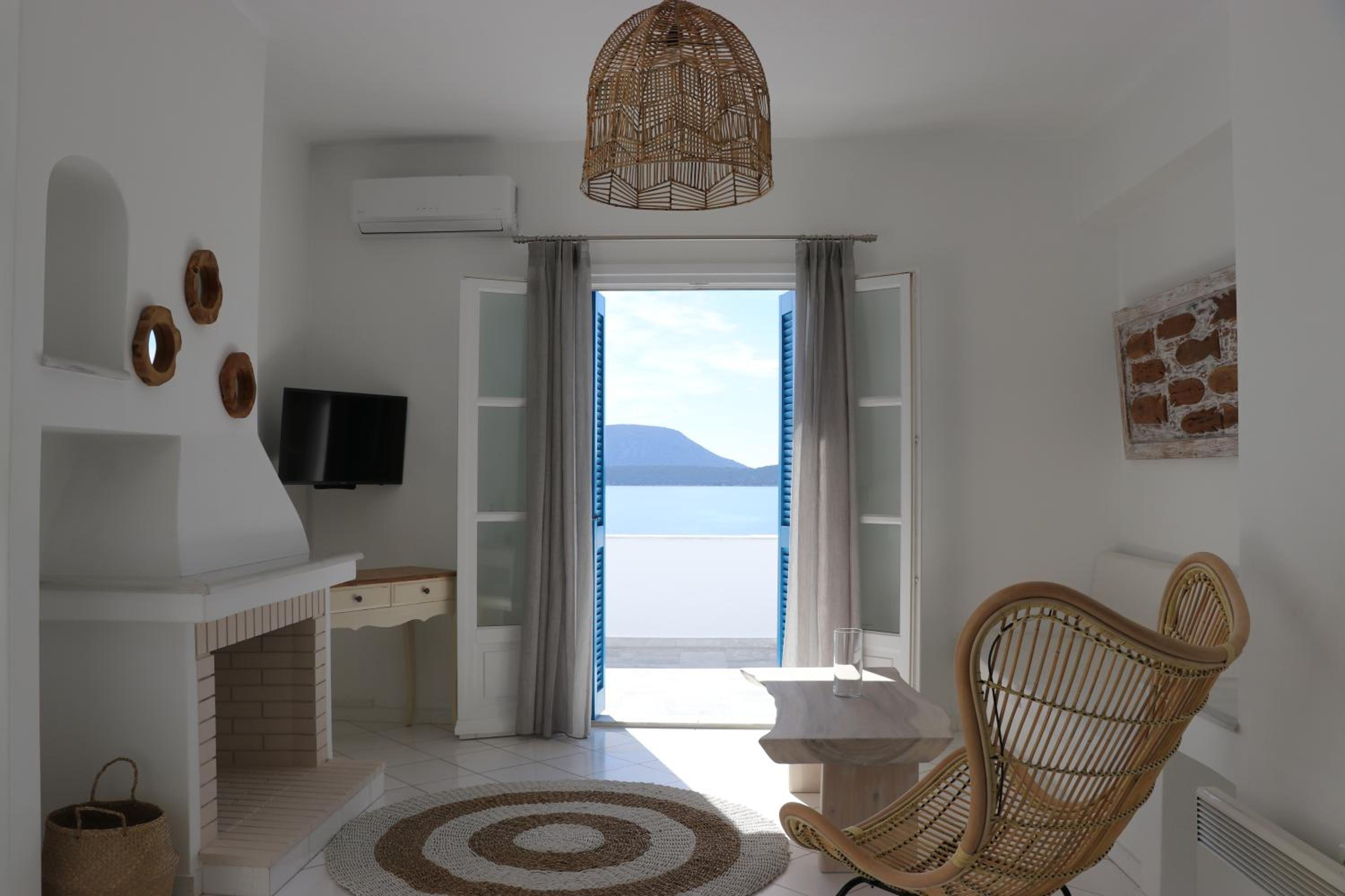 Apartment with Sea View - Photo 8