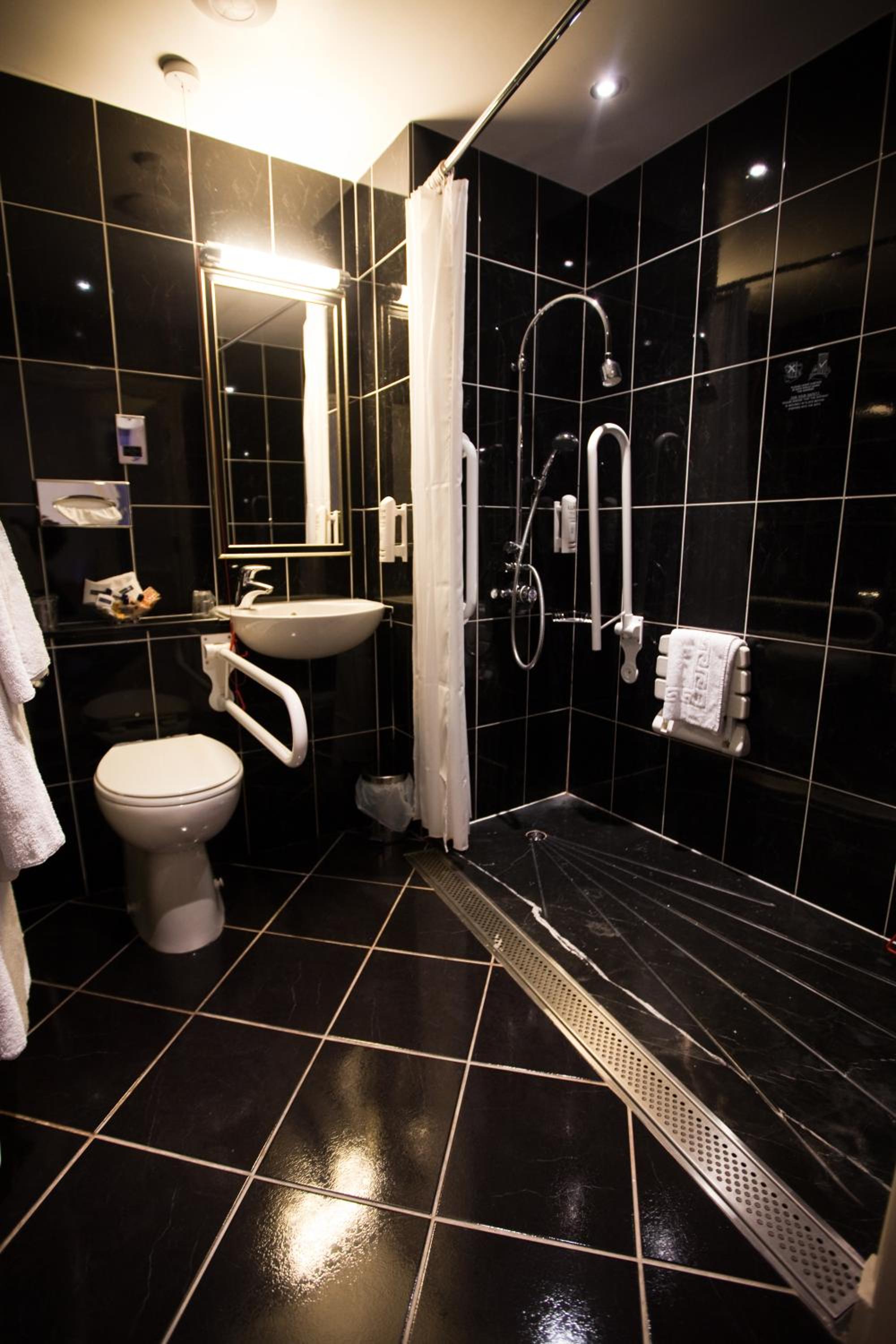Double Room - Disability Access - Photo 2
