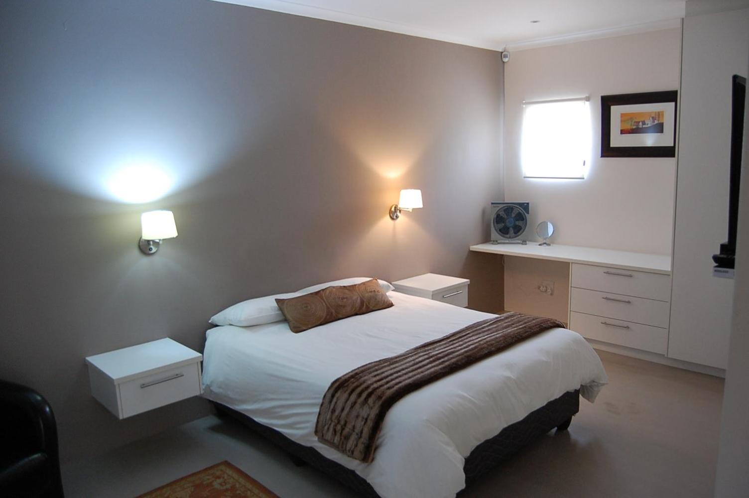One-Bedroom Apartment - Photo 14