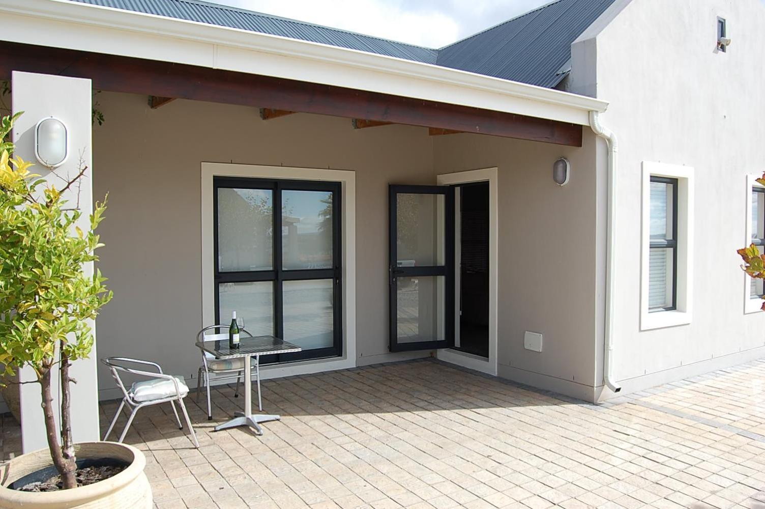 One-Bedroom Apartment - Photo 16