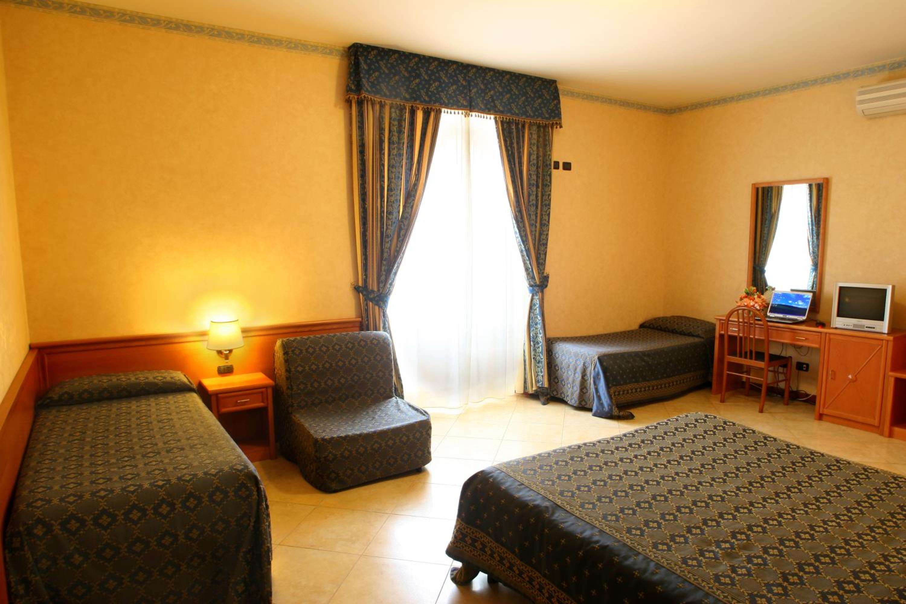 Quadruple Room photo 1