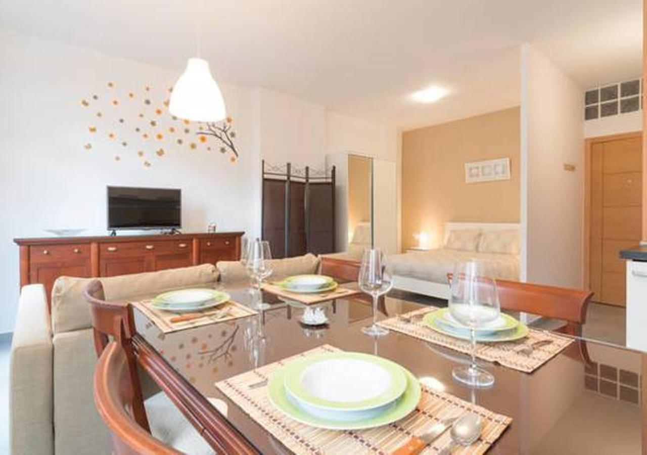 Apartamento con Balcón