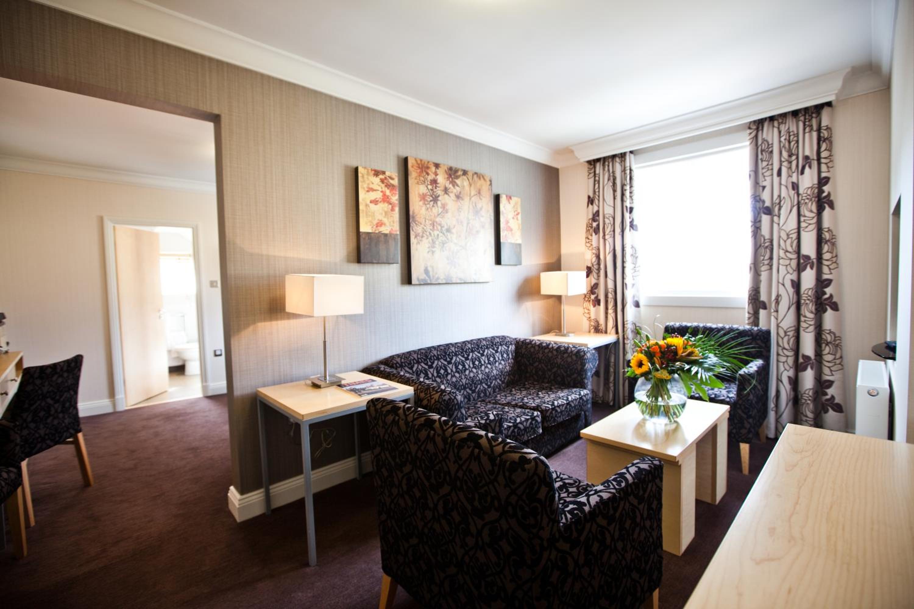Suite - Photo 5