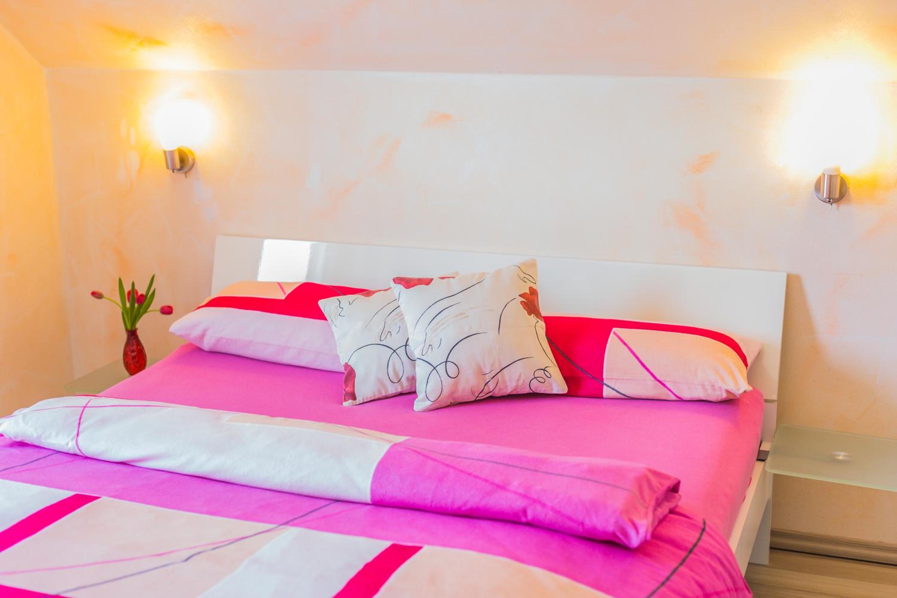 Double Room - Photo 2