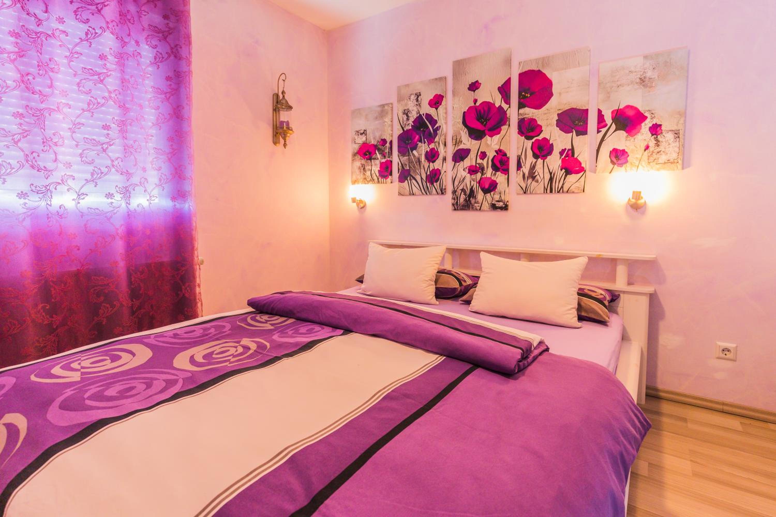 Double Room - Photo 8
