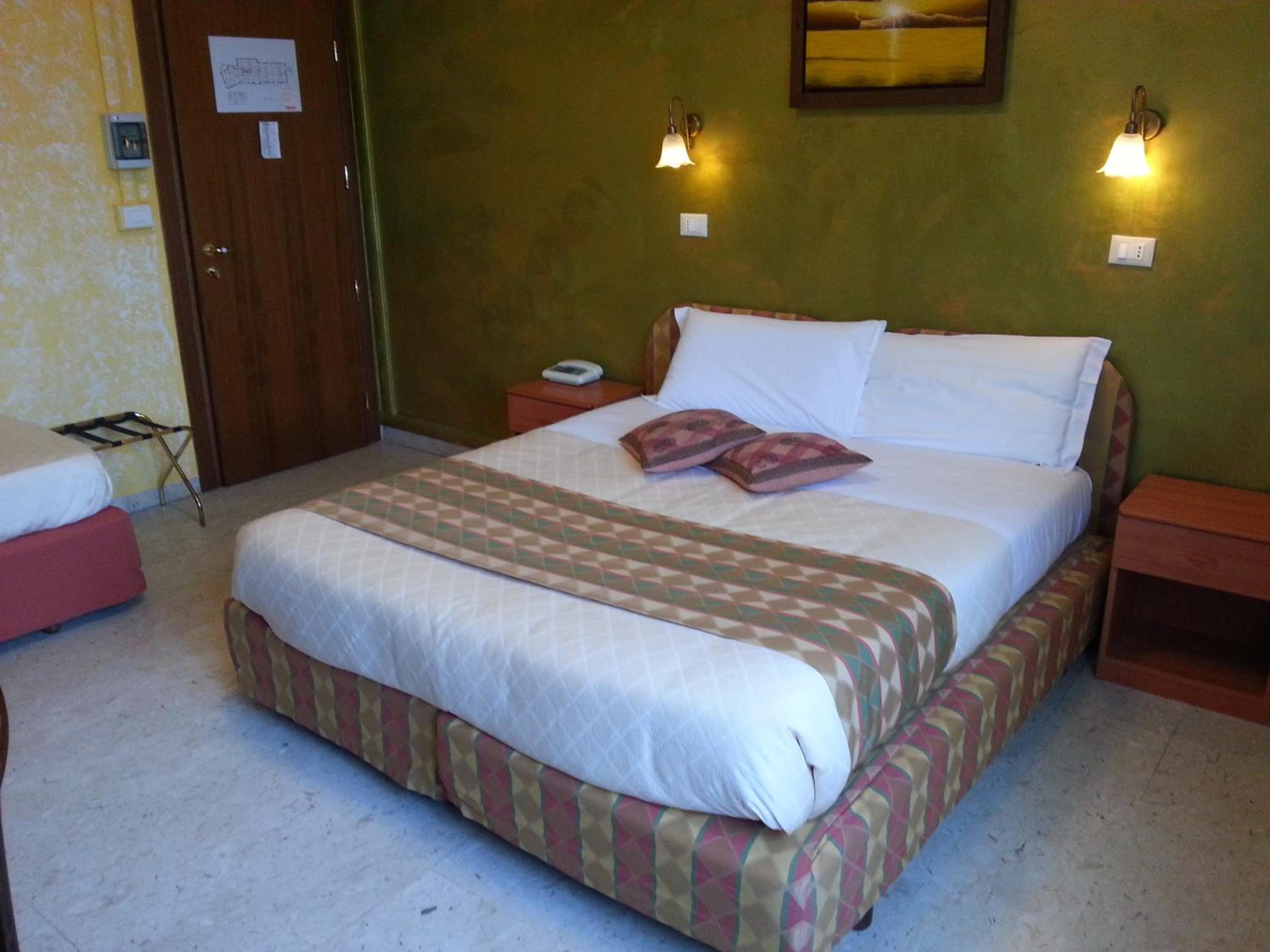 Triple Room photo 2