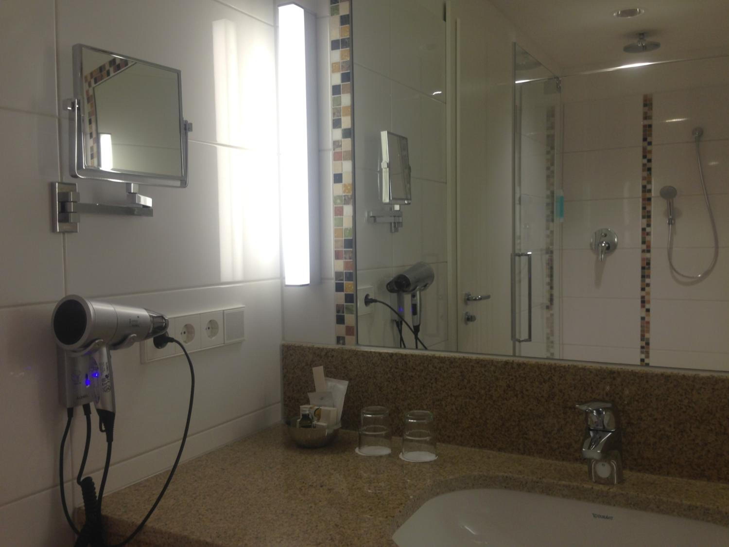 Business Double Room - Photo 6