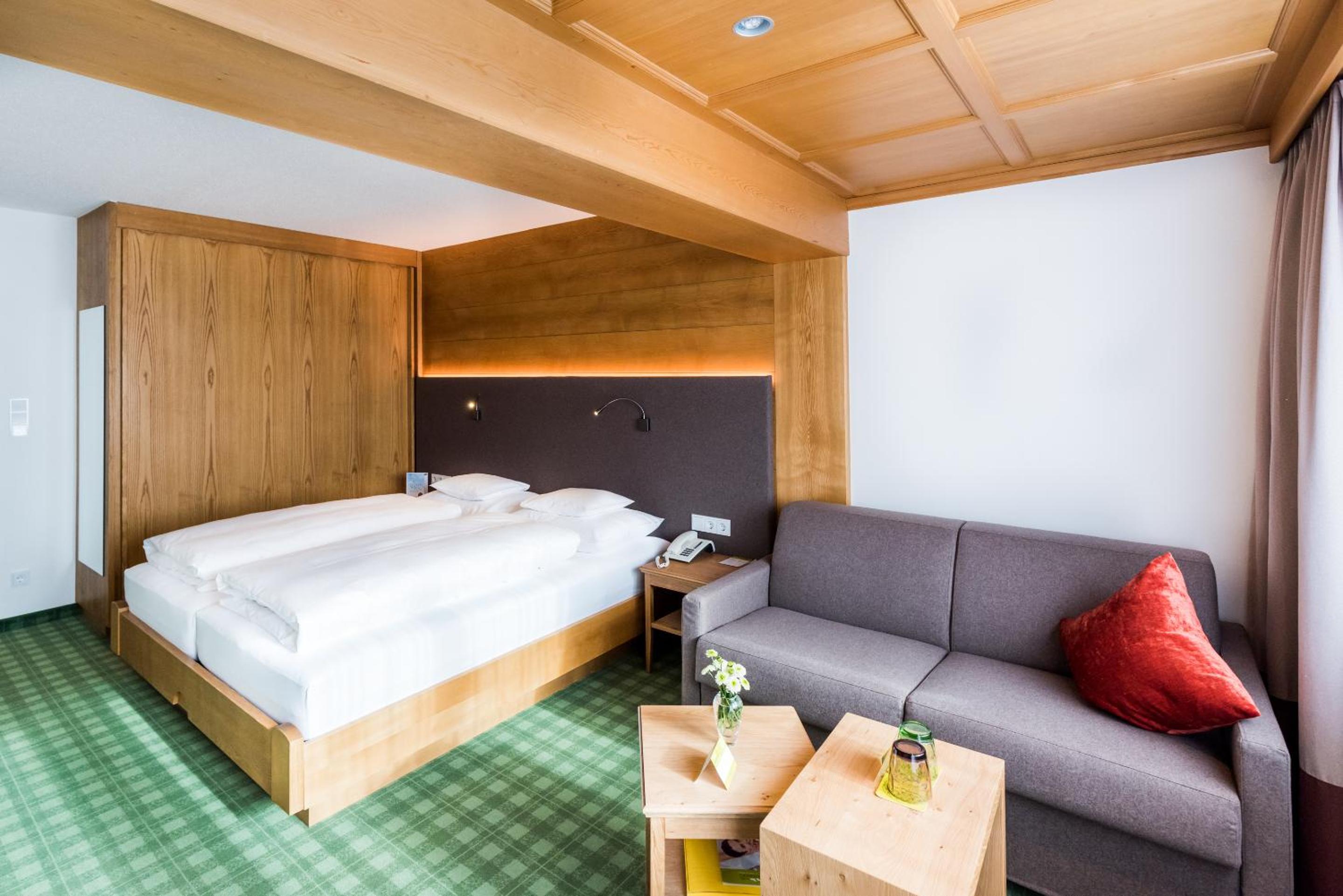 Deluxe Double Room photo 2