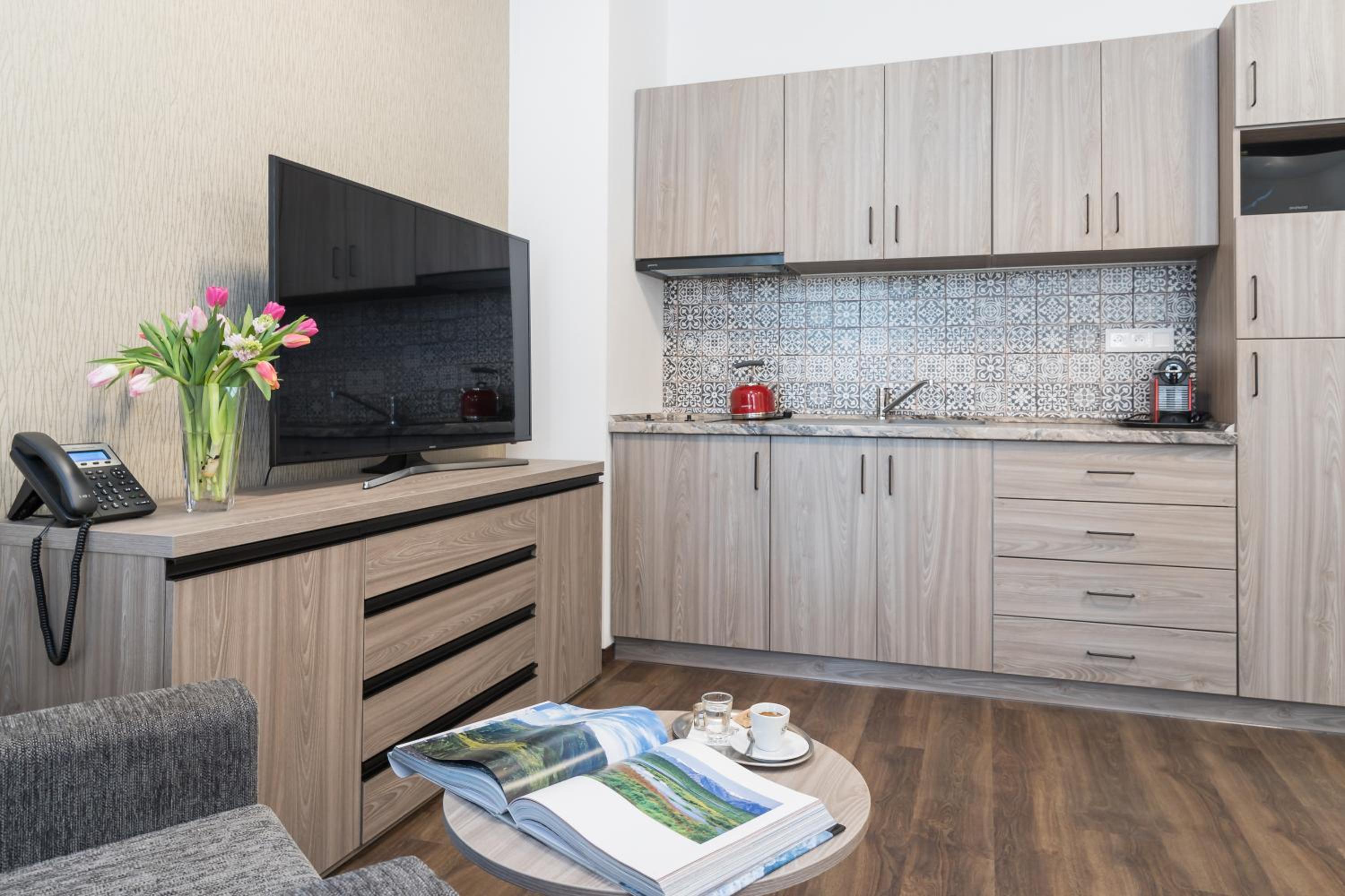 Standard Apartment - Photo 2