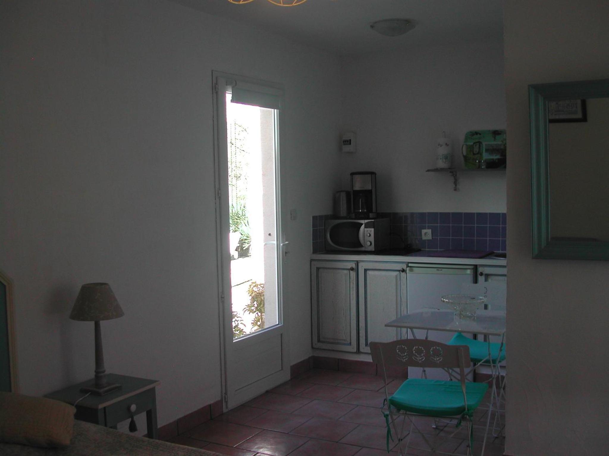 Studio with Pool View - Photo 6