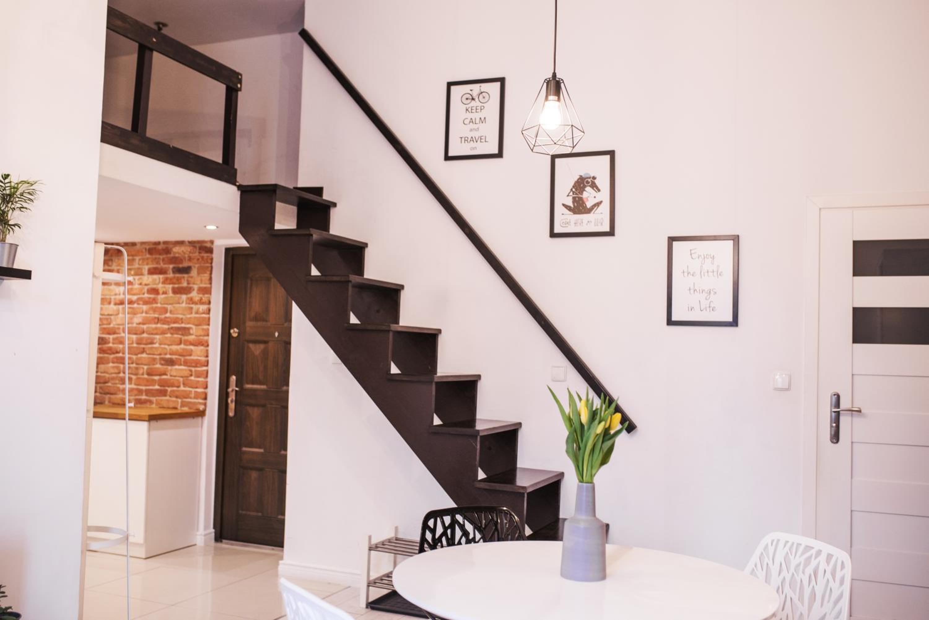 One-Bedroom Apartment - Photo 7