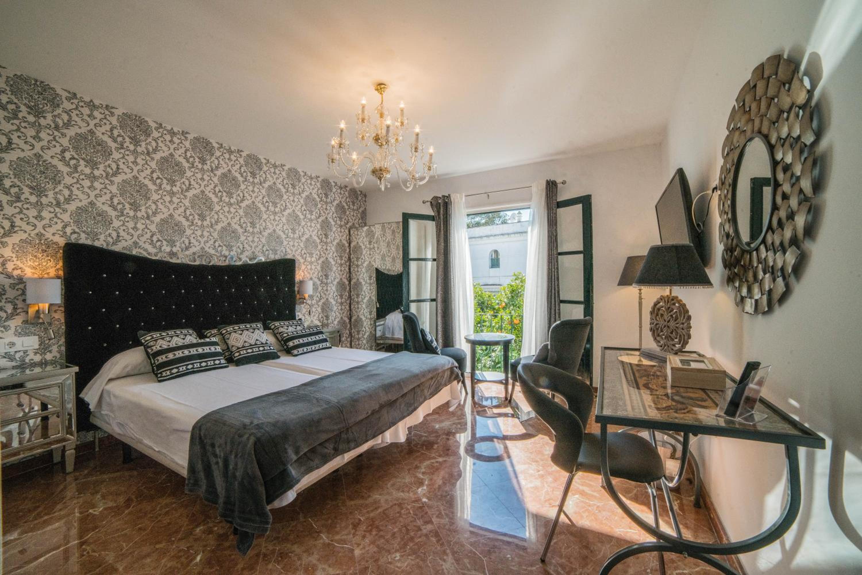 Queen Room with Garden View photo 3