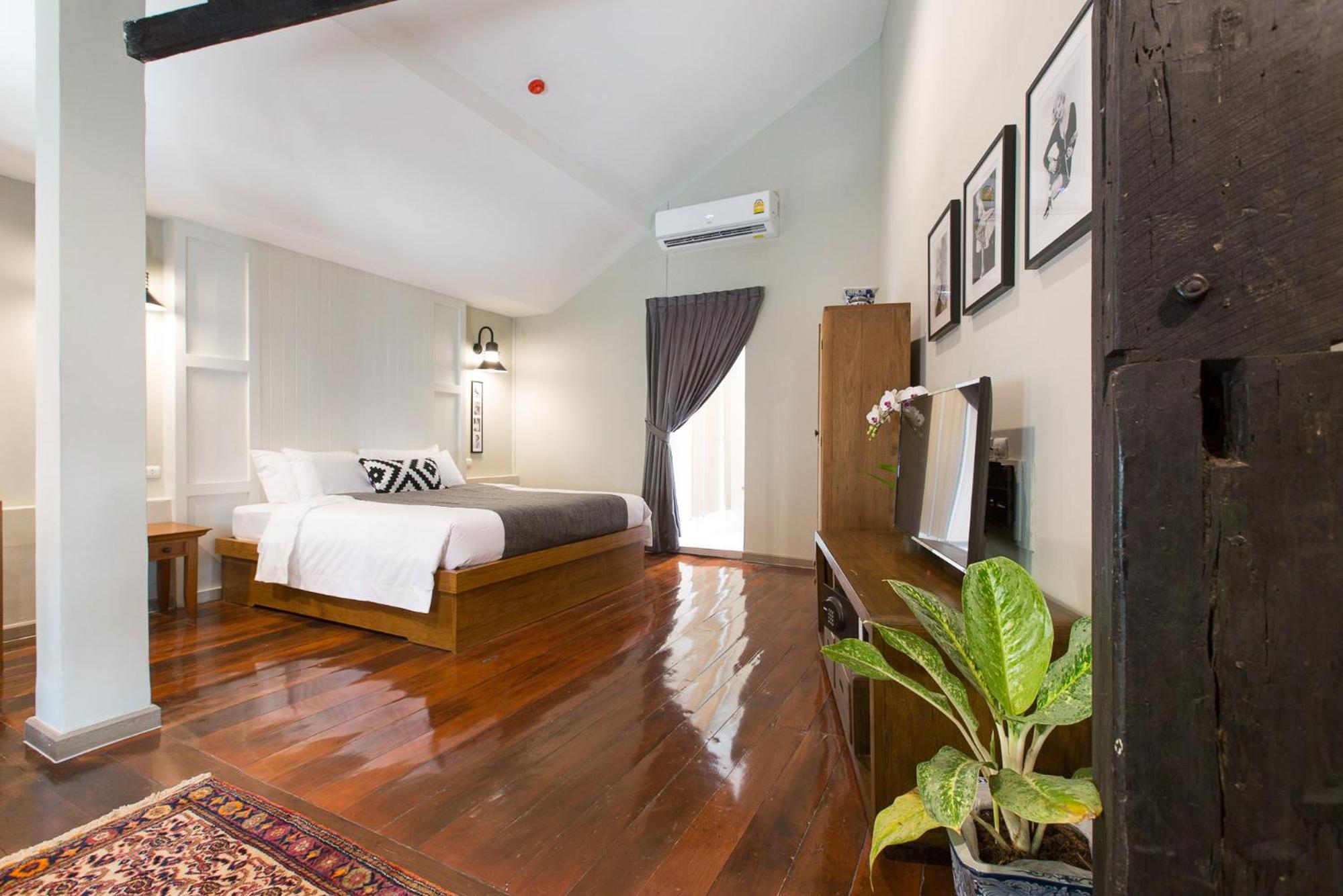 Master King Suite photo 2
