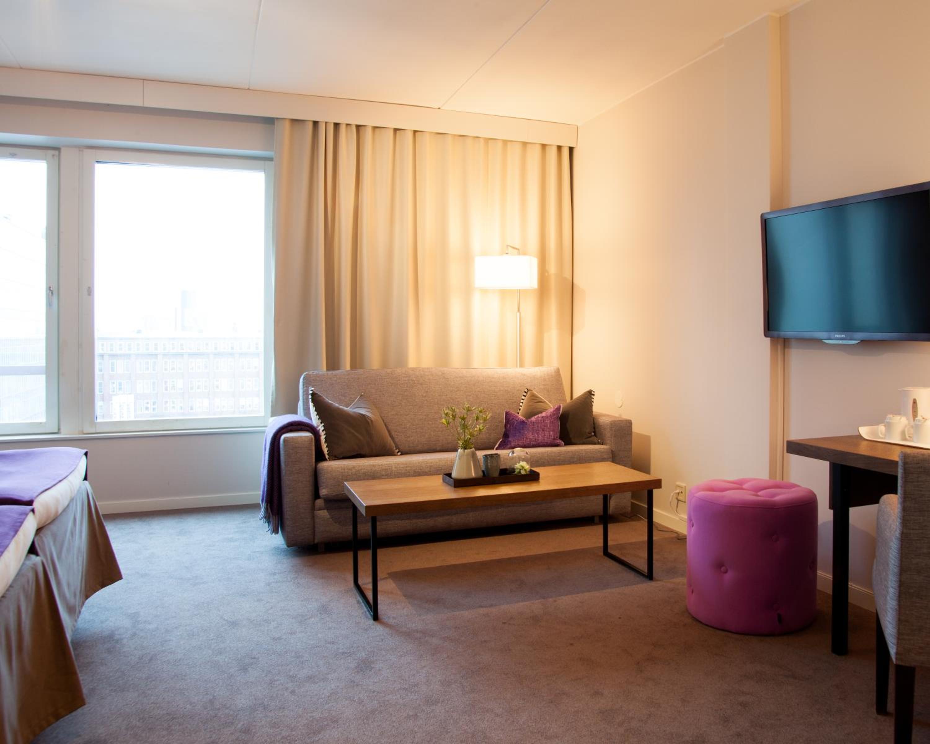Family Room - Photo 8