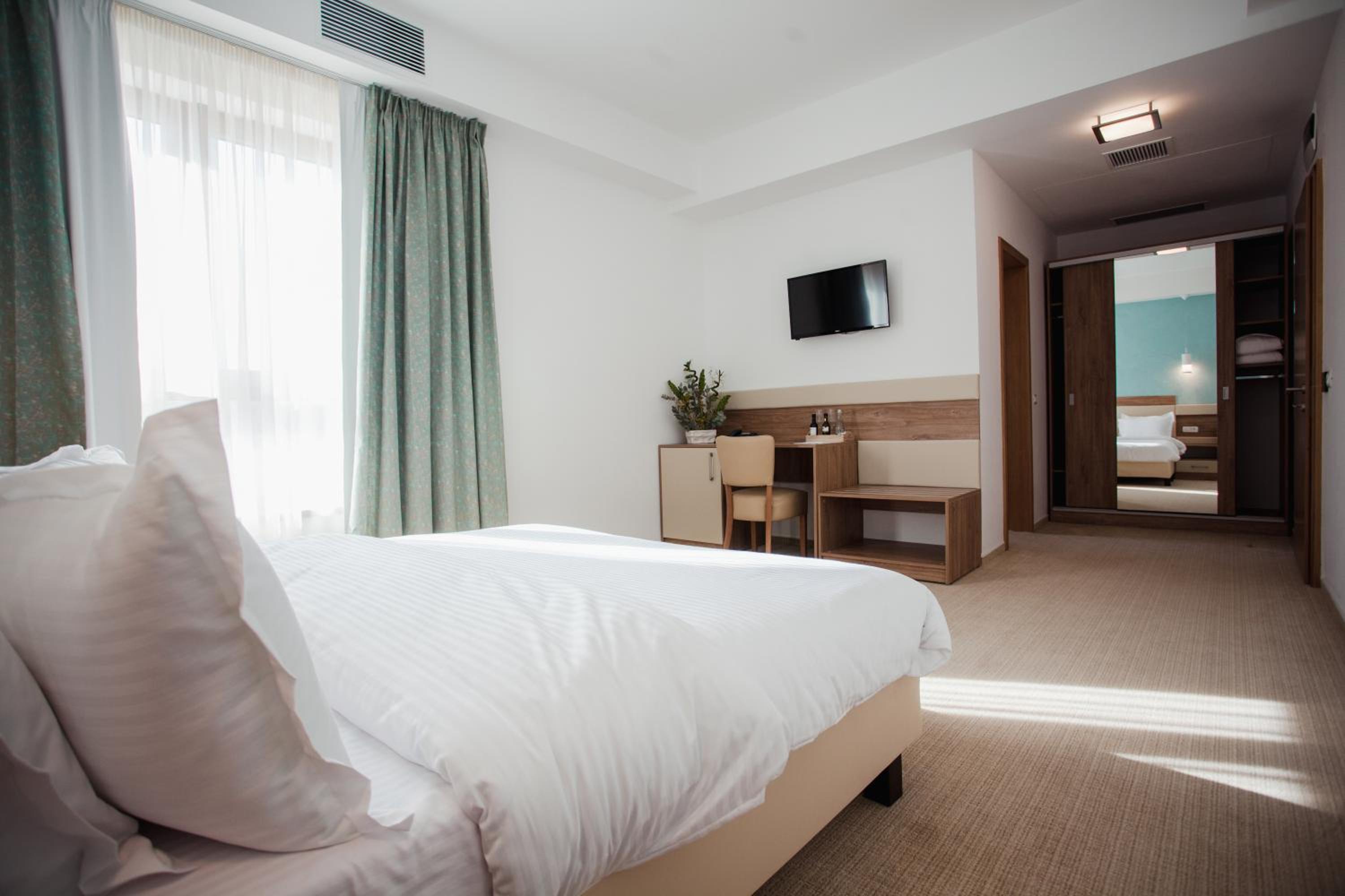 Queen Room - Photo 1