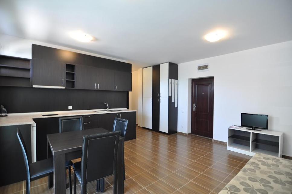 One-Bedroom Apartment - Ground Floor (4 Adults) photo 1