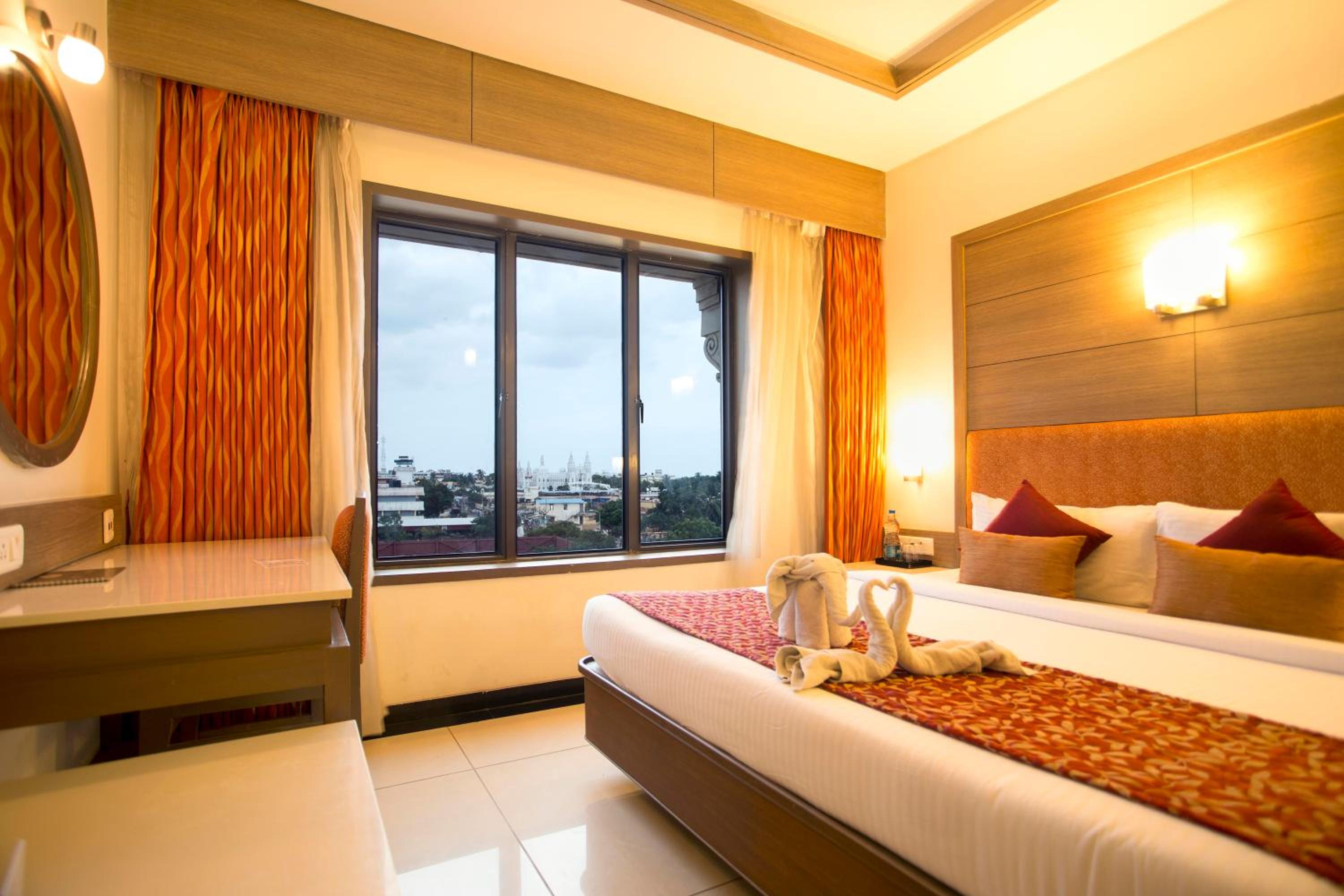 Deluxe Double Room (2 Adults + 1 Child) - Photo 5